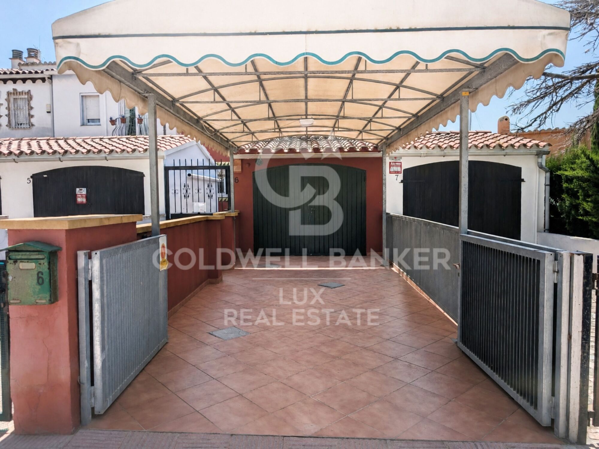 House with private mooring, Empuriabrava - Salins
