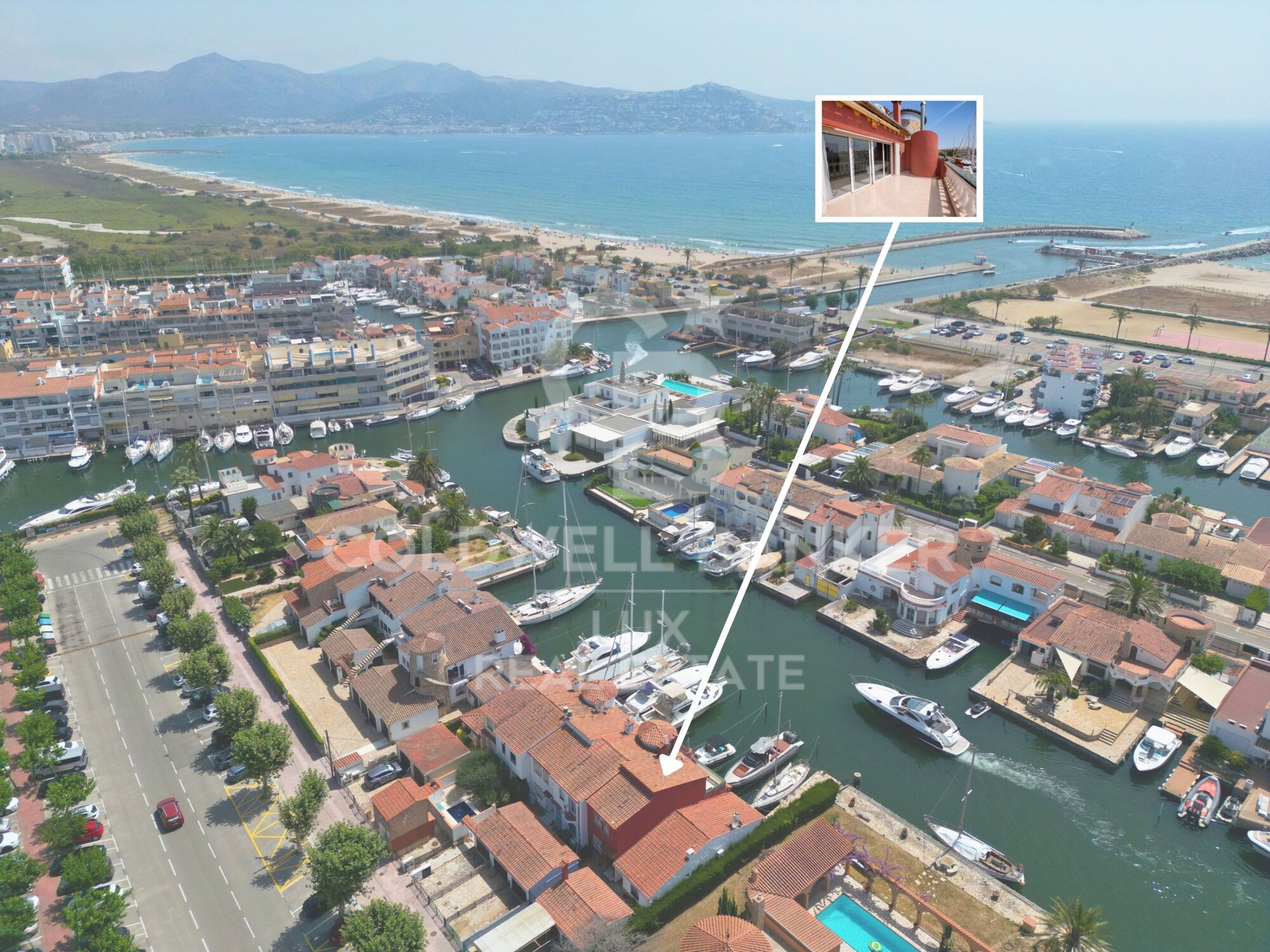 House with private mooring, Empuriabrava - Salins