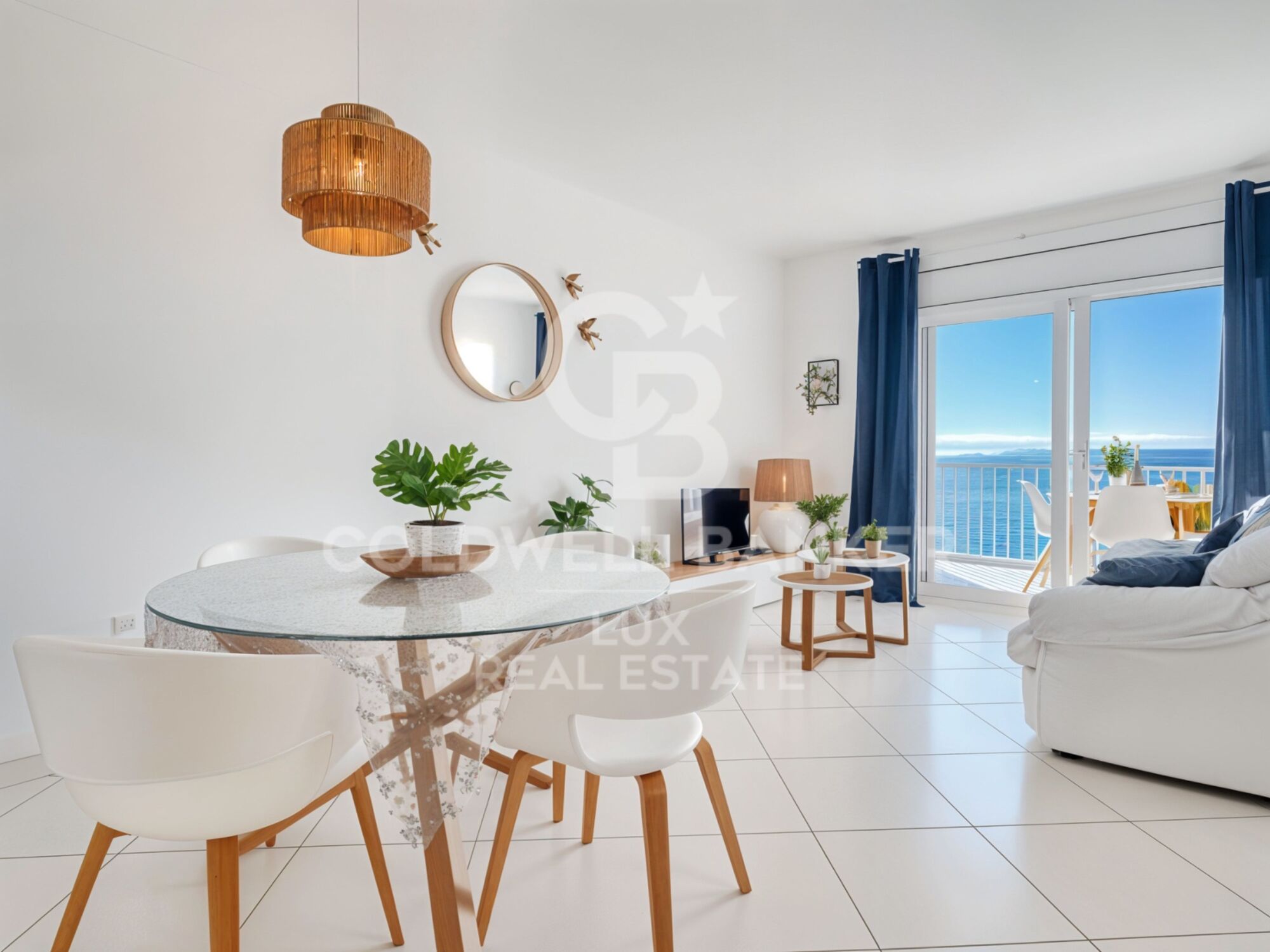 Vue mer à Roses, appartement rénové avec licence touristique