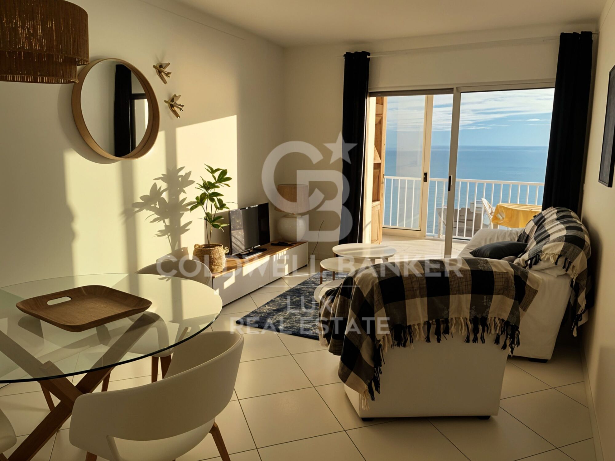 Vue mer à Roses, appartement rénové avec licence touristique