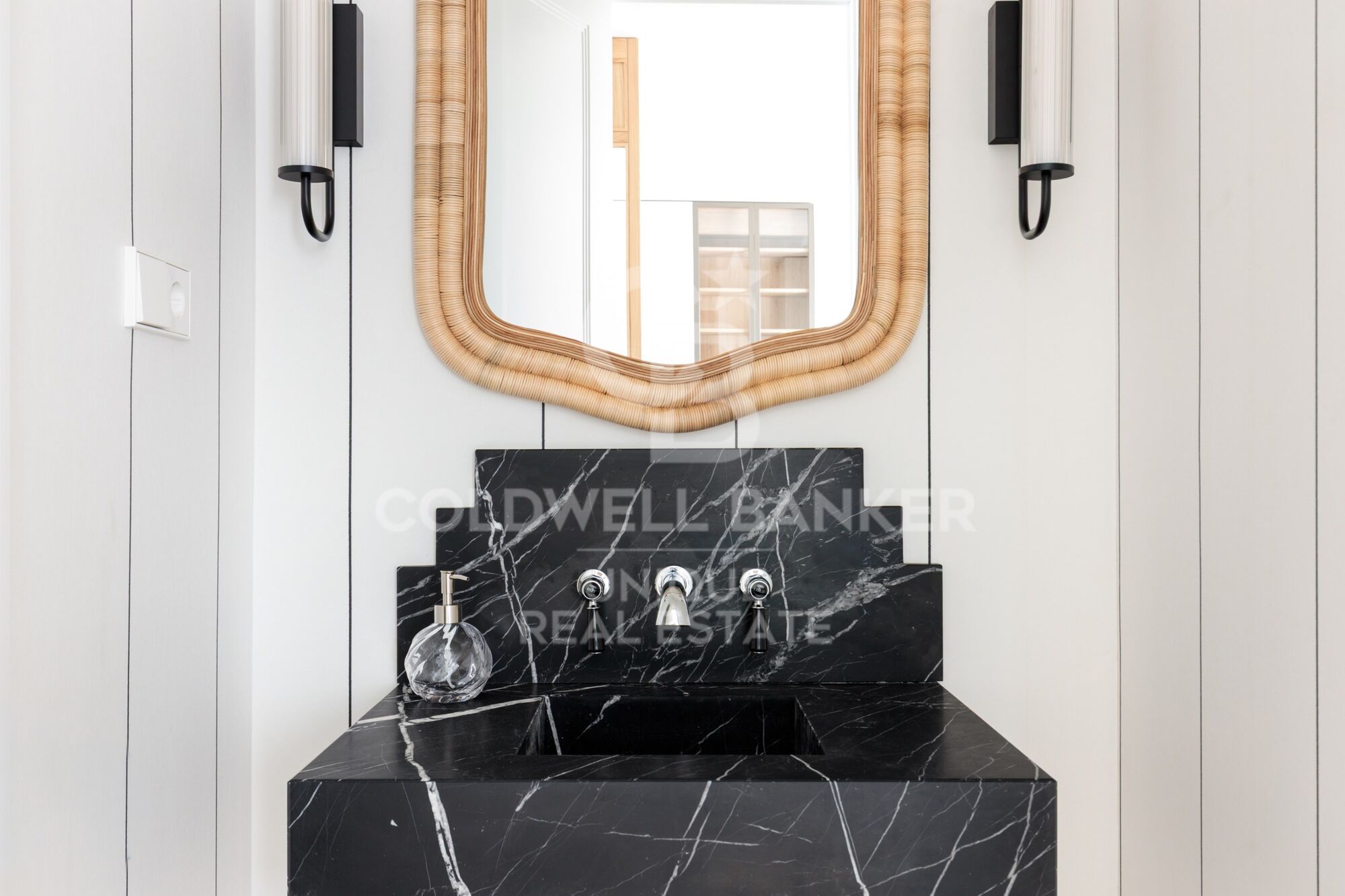 Flat 4 Bedrooms Sale Madrid