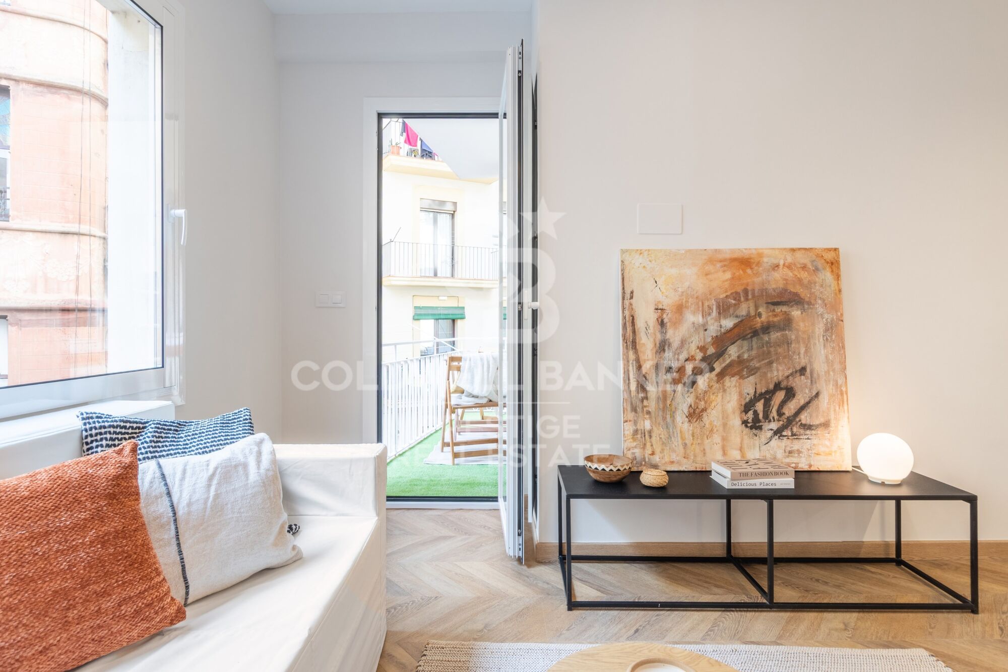 Apartment one street away from Paseo De Gracia