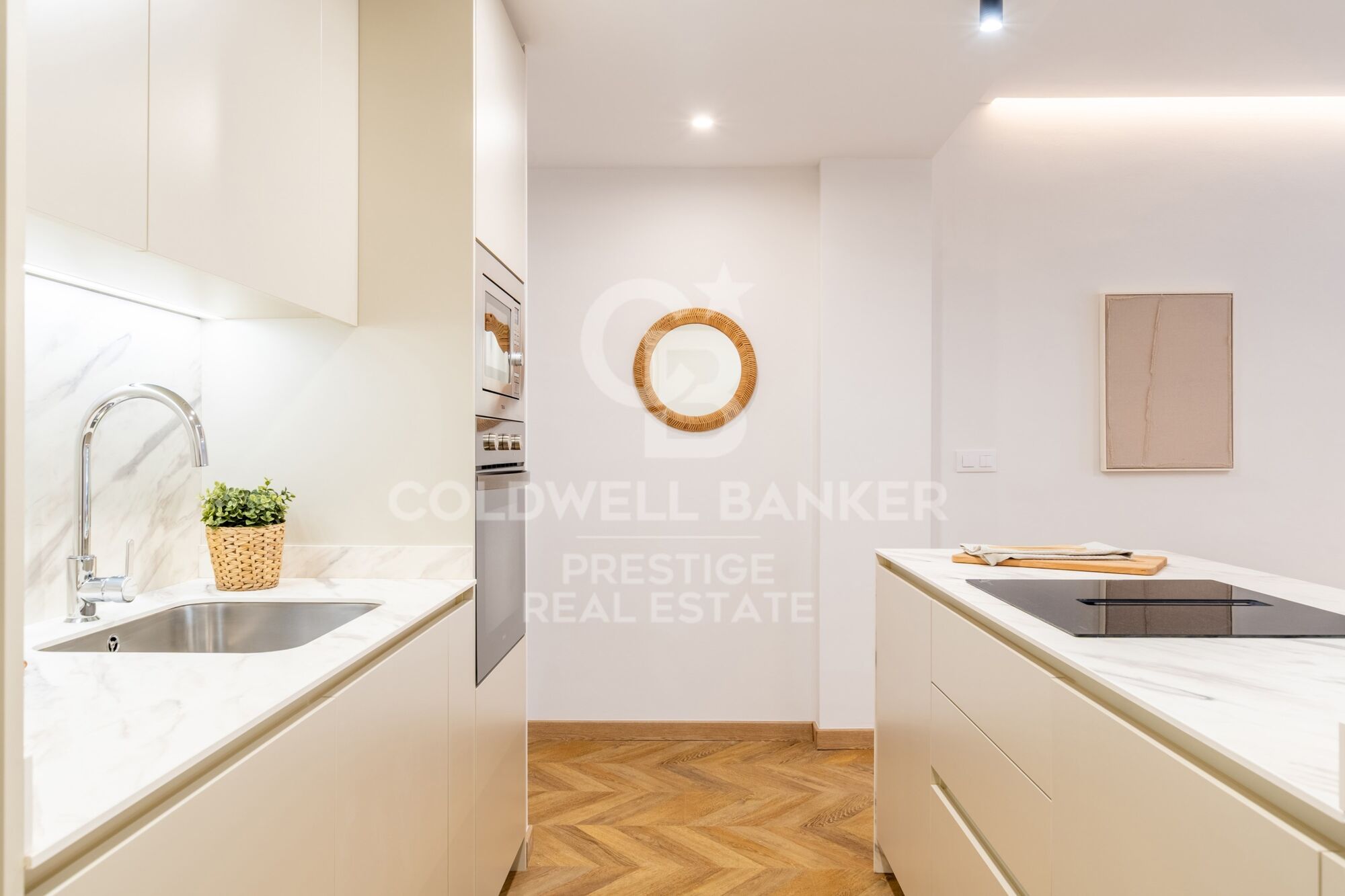 Apartment one street away from Paseo De Gracia