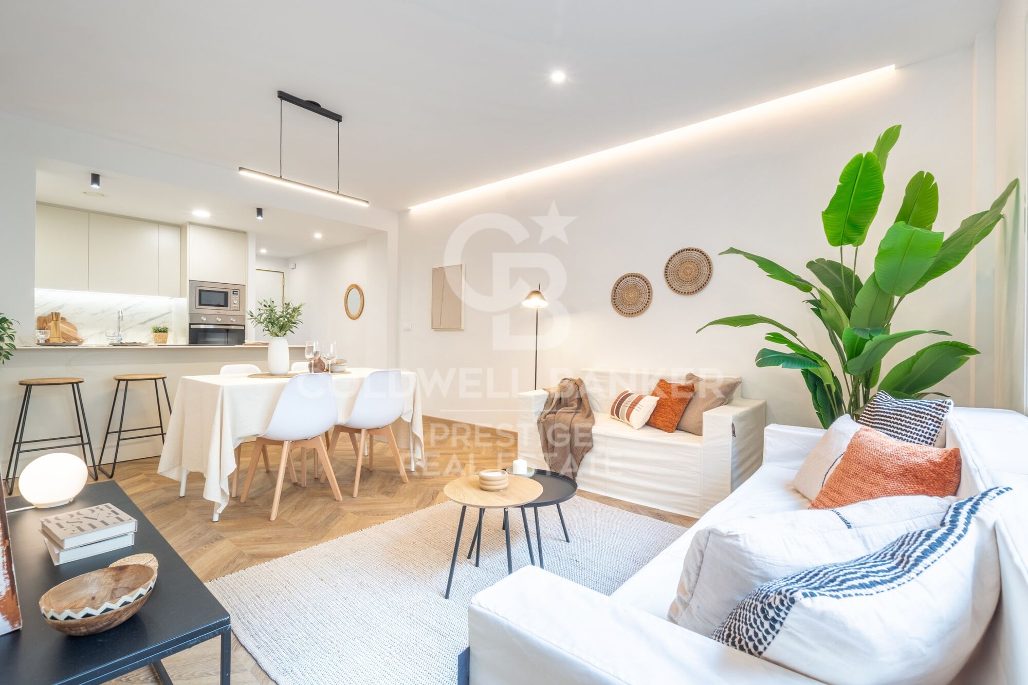 Apartment one street away from Paseo De Gracia