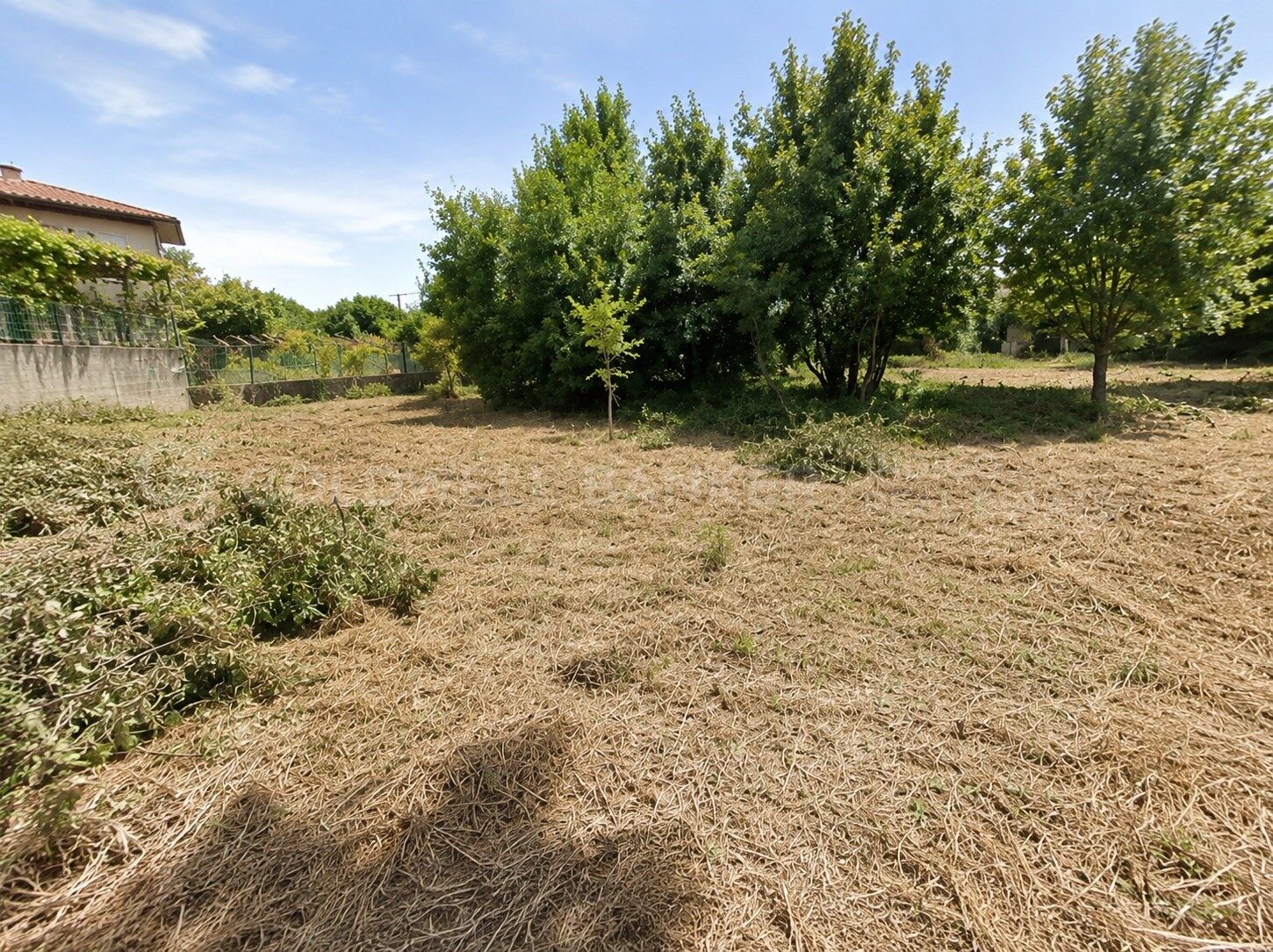 Suelo Urbano de 5.444 m2 en Rías Baixas con Vistas al Mar