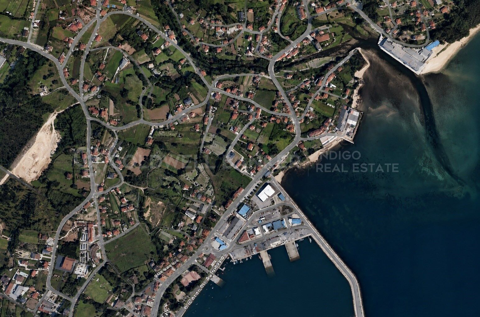 Suelo Urbano de 5.444 m2 en Rías Baixas con Vistas al Mar