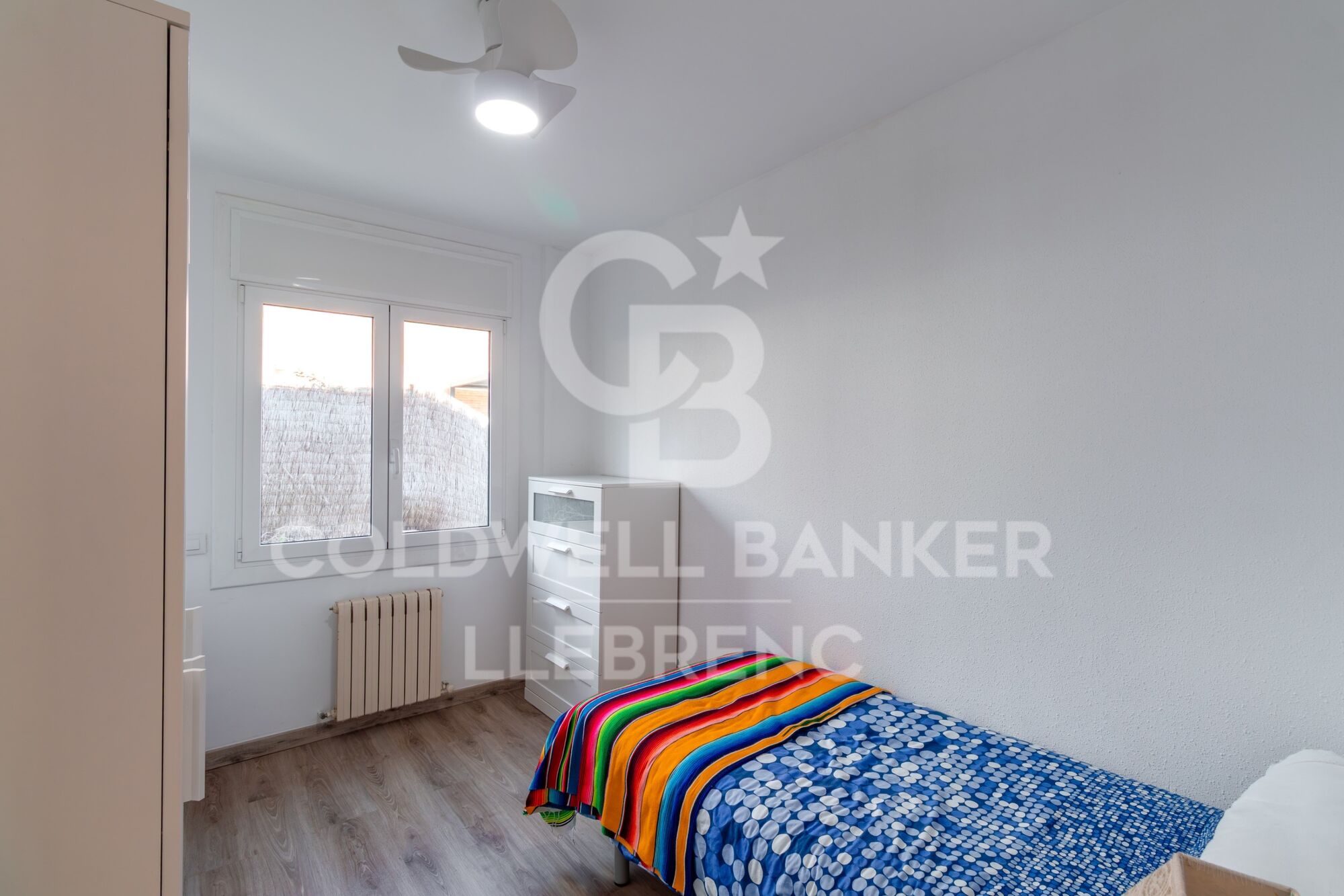 Casa unifamiliar con piscina, jardín y amplias terrazas en venta en La Plana - Bellsoleig