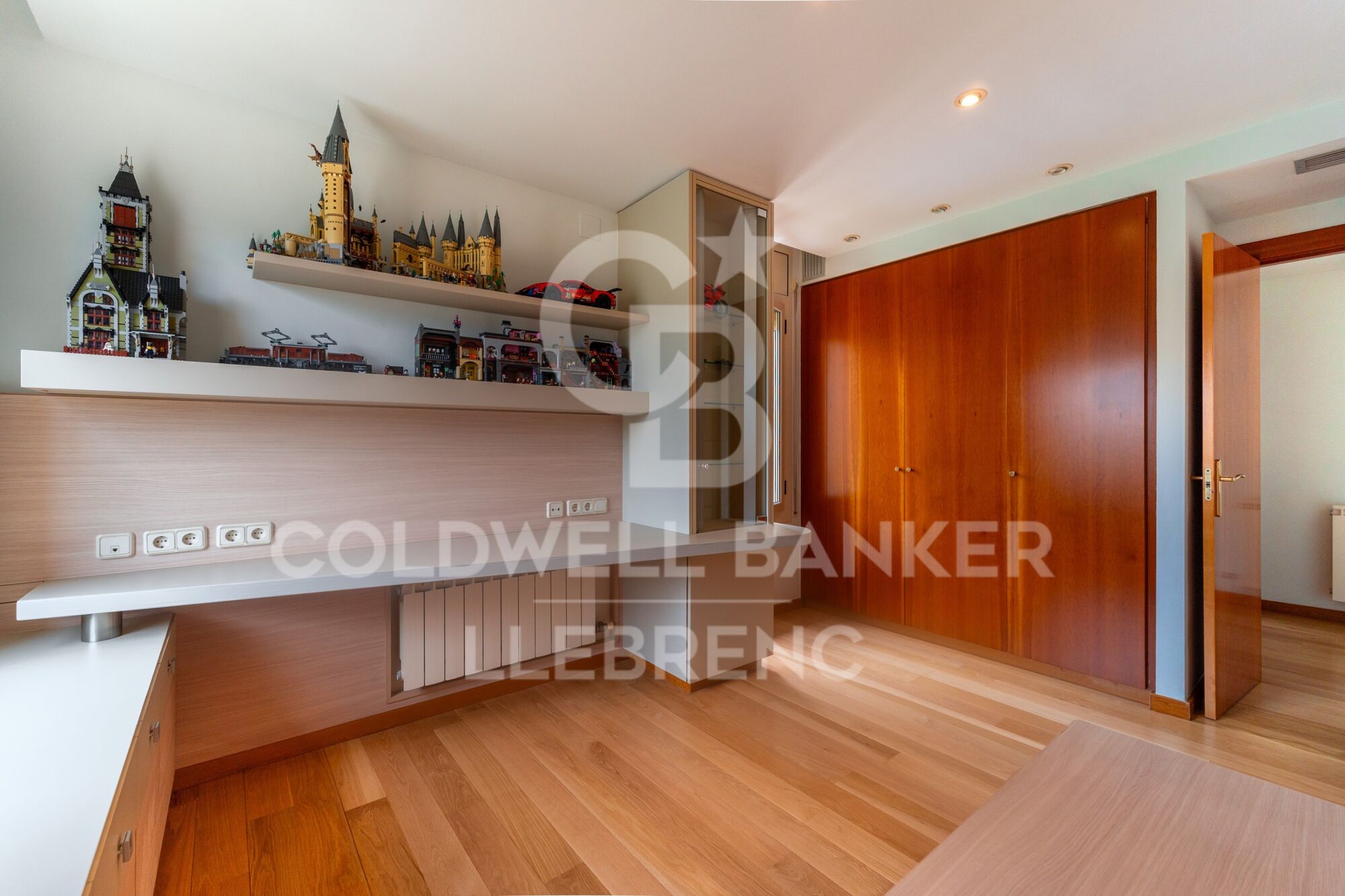 Espectacular casa en venta y alquiler en Vallvidrera con jardín y piscina