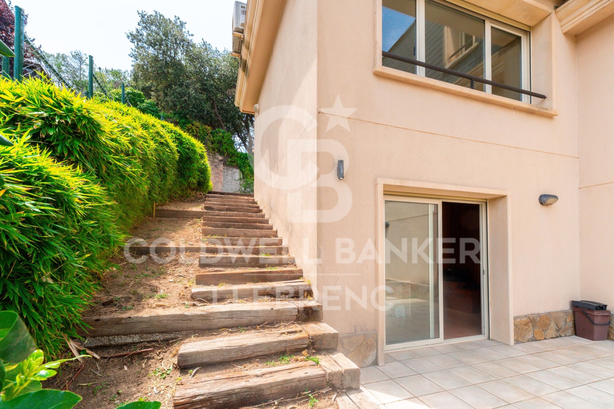 Espectacular casa en venta y alquiler en Vallvidrera con jardín y piscina