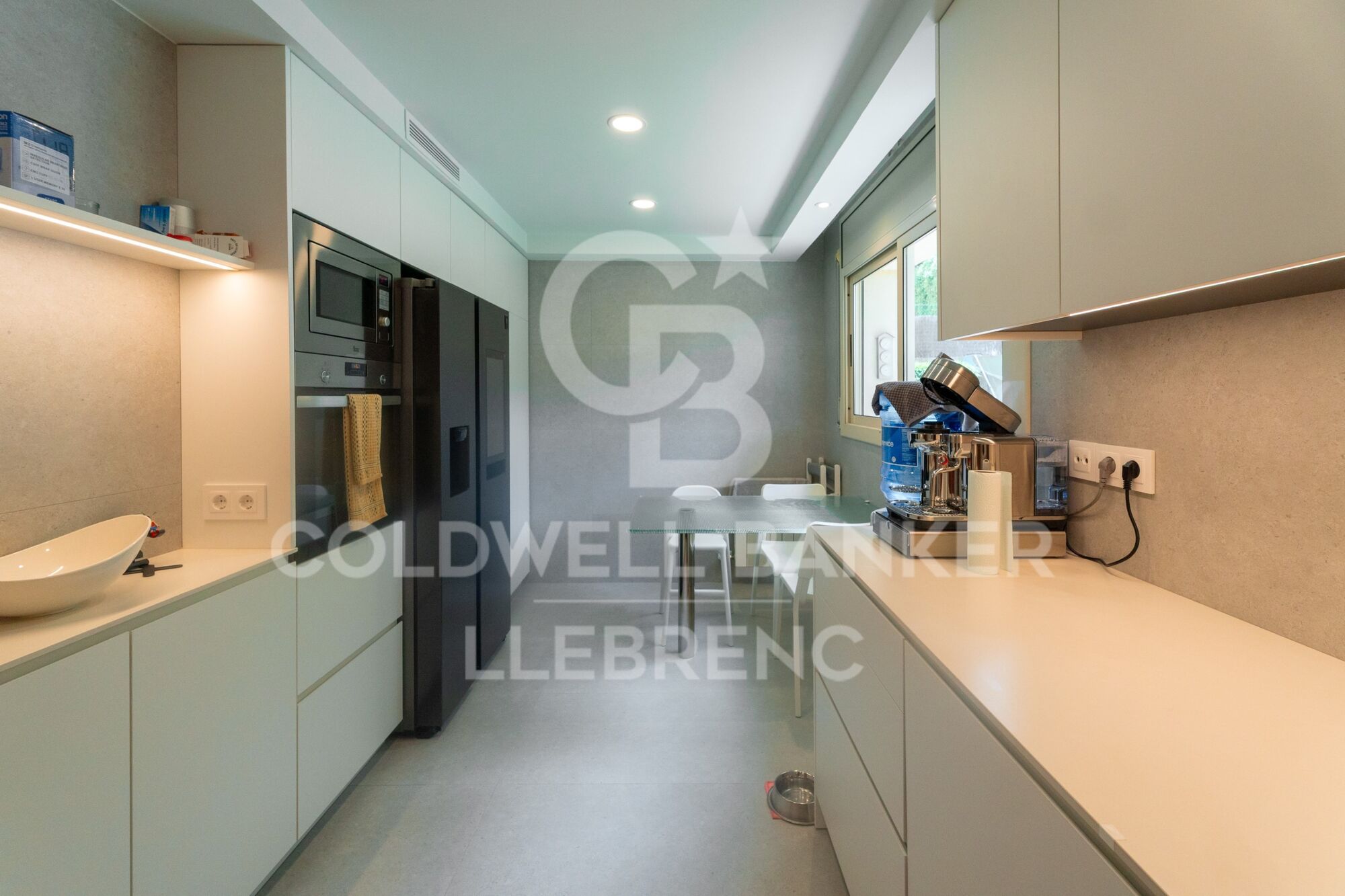 Espectacular casa en venta y alquiler en Vallvidrera con jardín y piscina