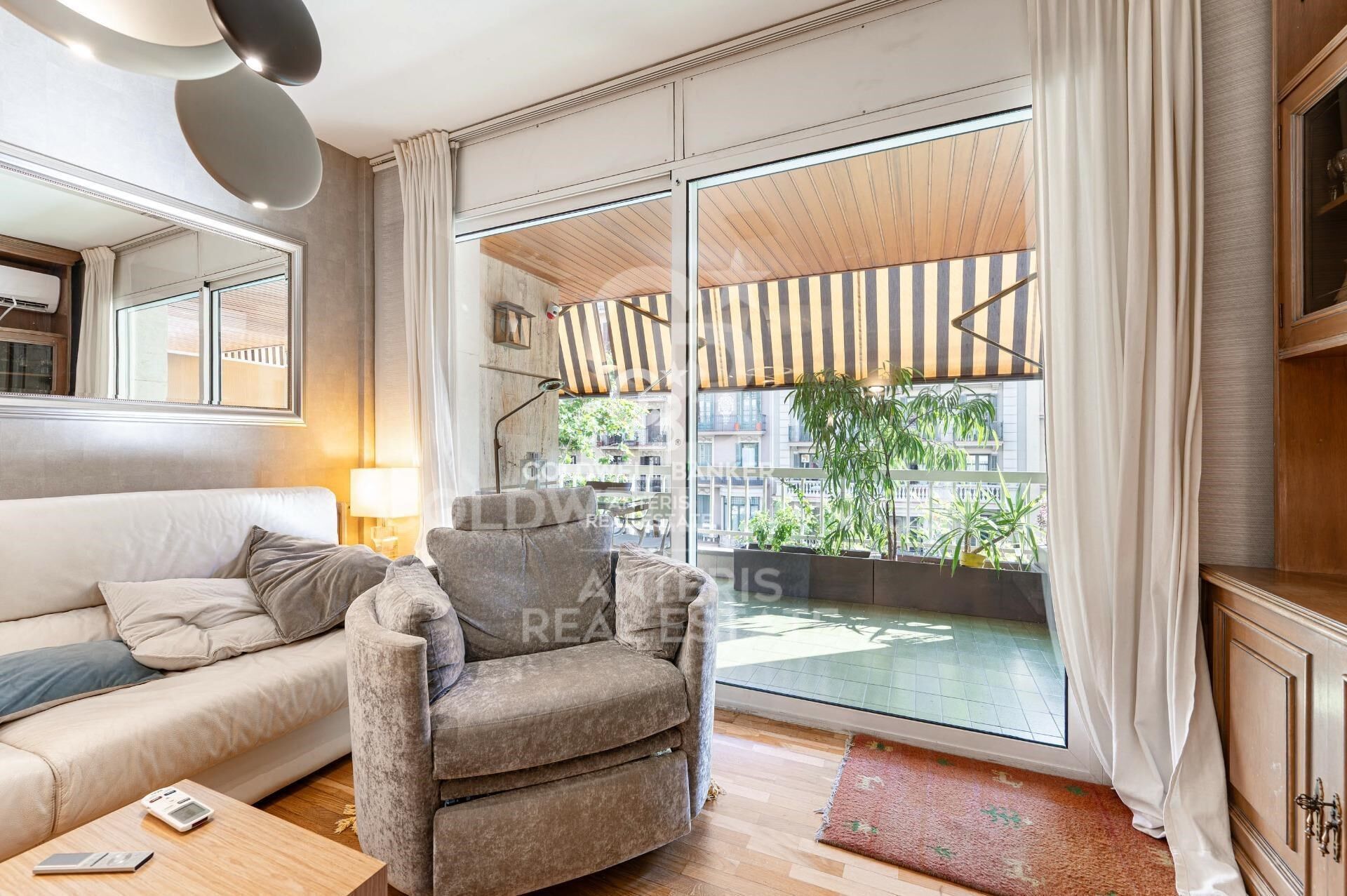 Exclusive Home with Terrace in the Heart of L'Esquerra de l'Eixample