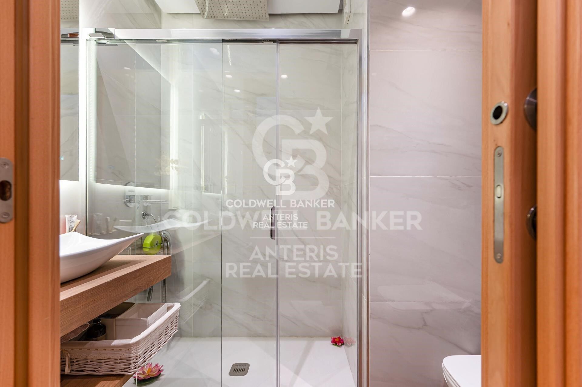 Exclusive Home with Terrace in the Heart of L'Esquerra de l'Eixample