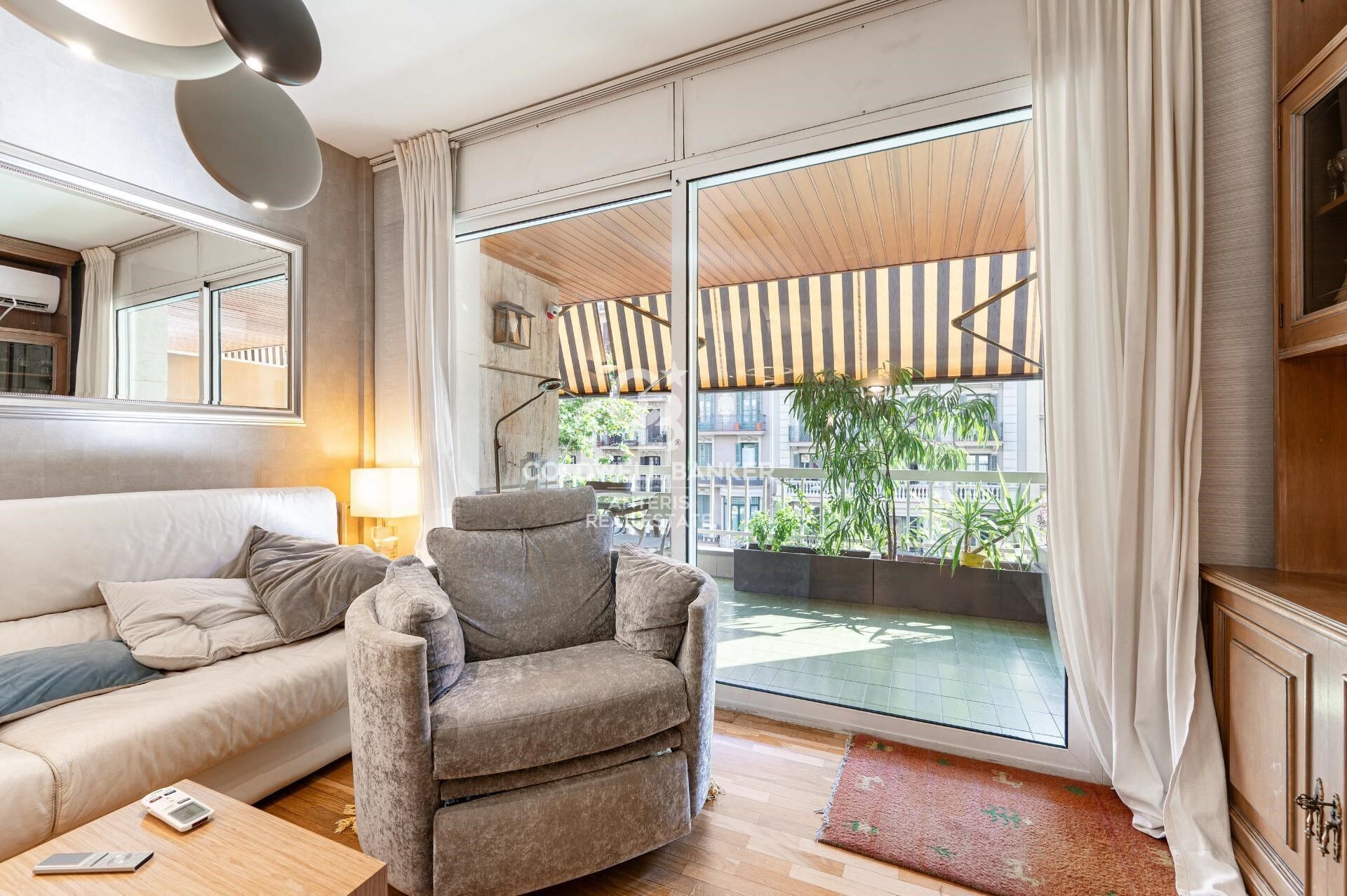 Exclusive Home with Terrace in the Heart of L'Esquerra de l'Eixample