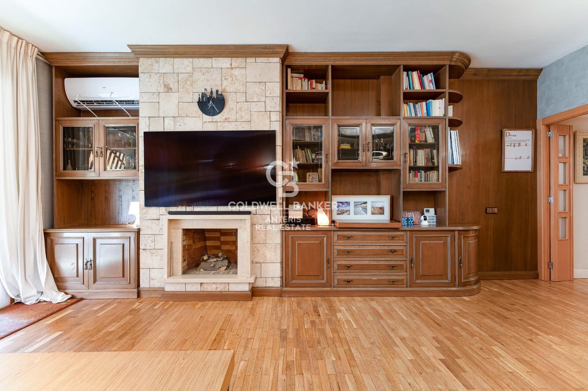 Exclusive Home with Terrace in the Heart of L'Esquerra de l'Eixample