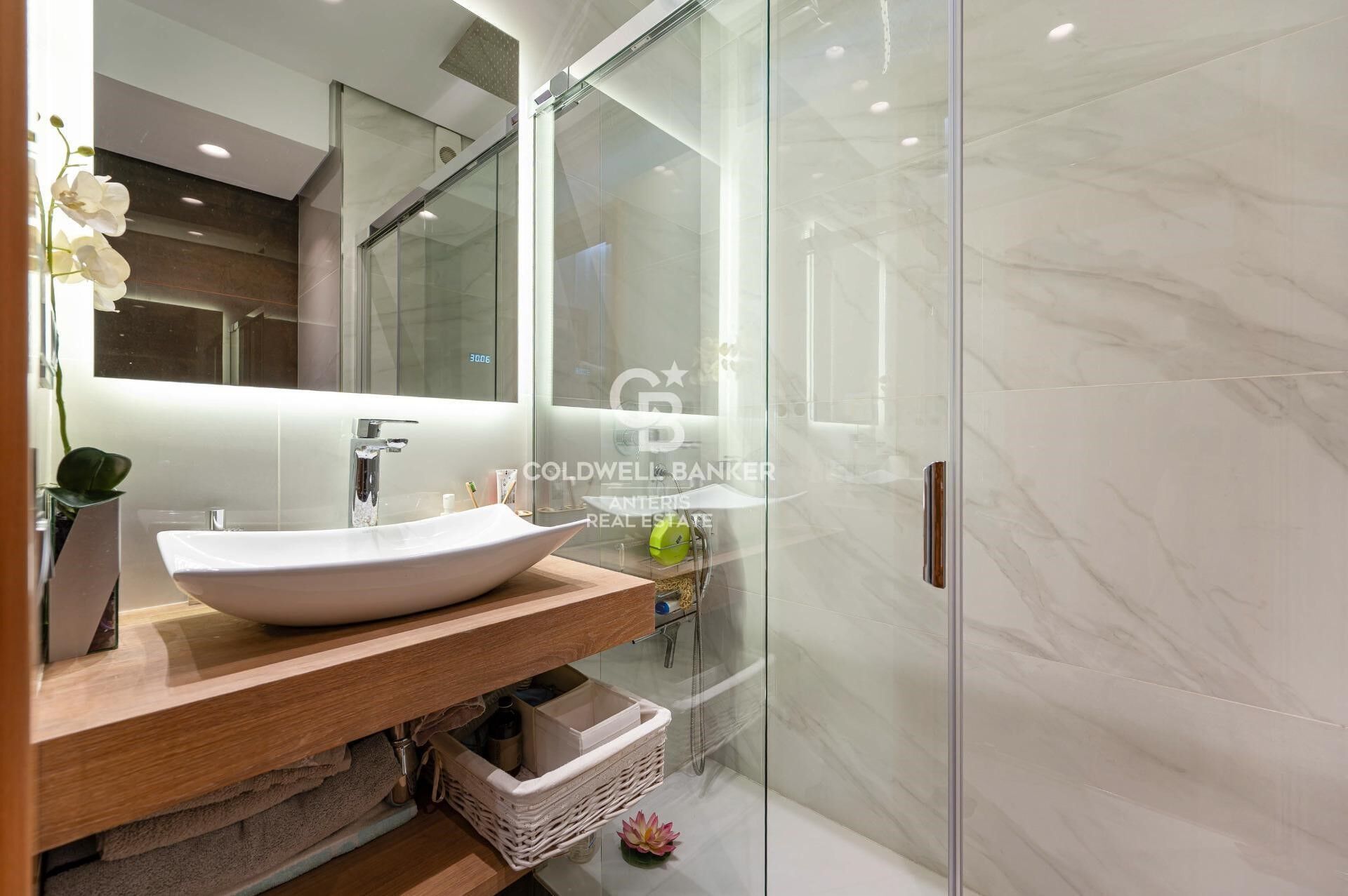 Exclusive Home with Terrace in the Heart of L'Esquerra de l'Eixample