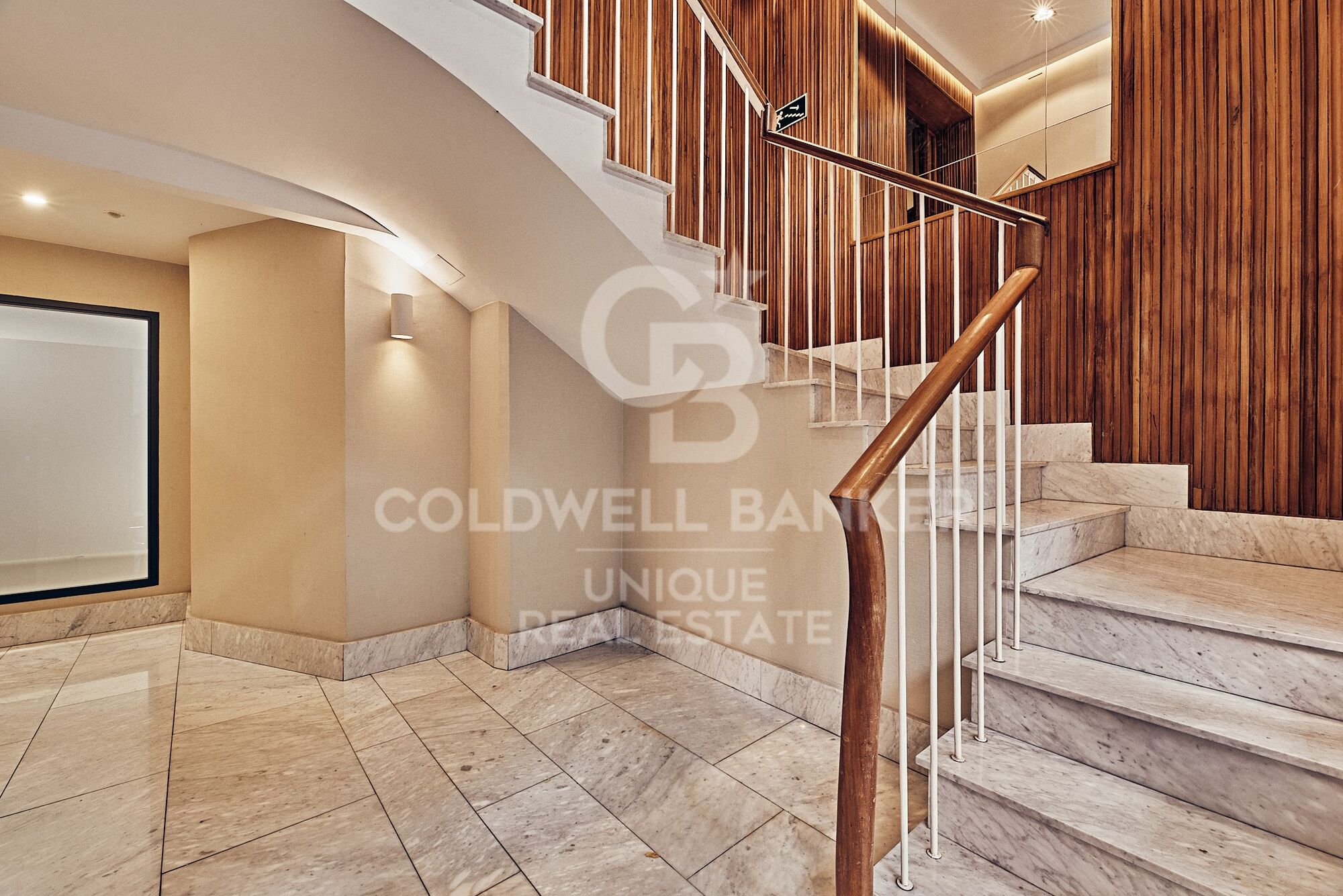 Exklusives renoviertes Haus mit Terrasse und Garage