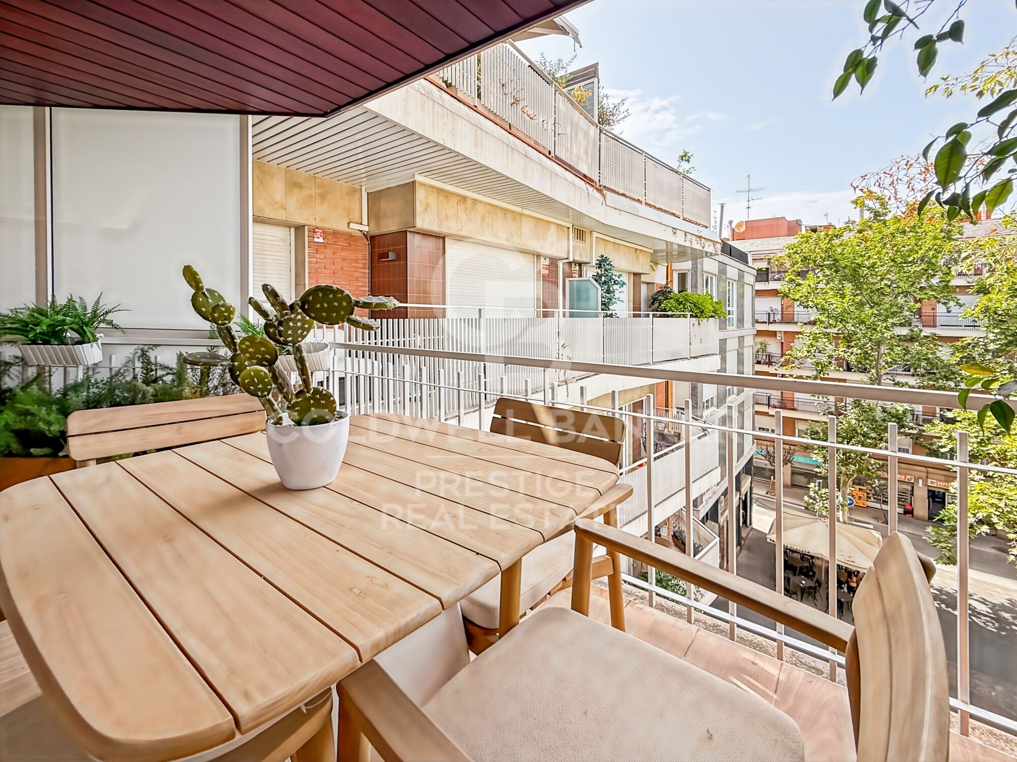 Sant Gervasi: 3 dobles, 3 baños, terraza y parking opcional