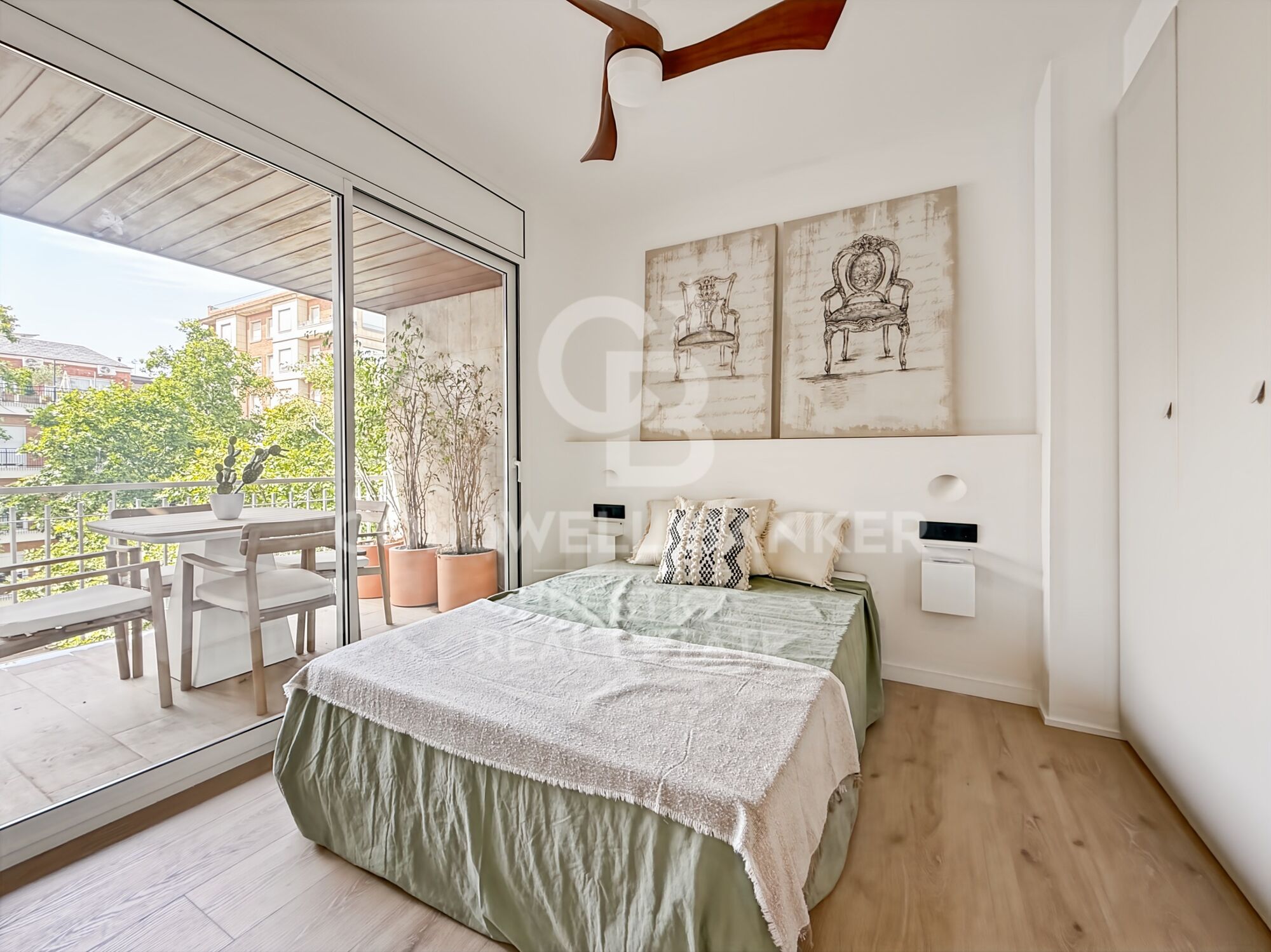 Sant Gervasi: 3 Double Bedrooms, 3 Bathrooms, Terrace & Optional Parking