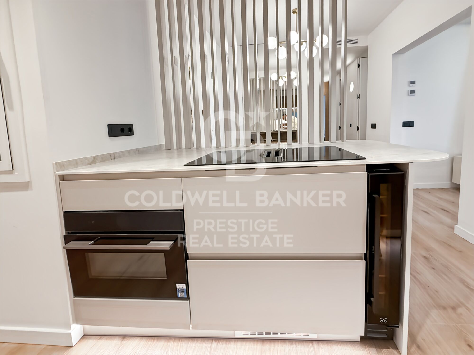 Sant Gervasi: 3 Double Bedrooms, 3 Bathrooms, Terrace & Optional Parking