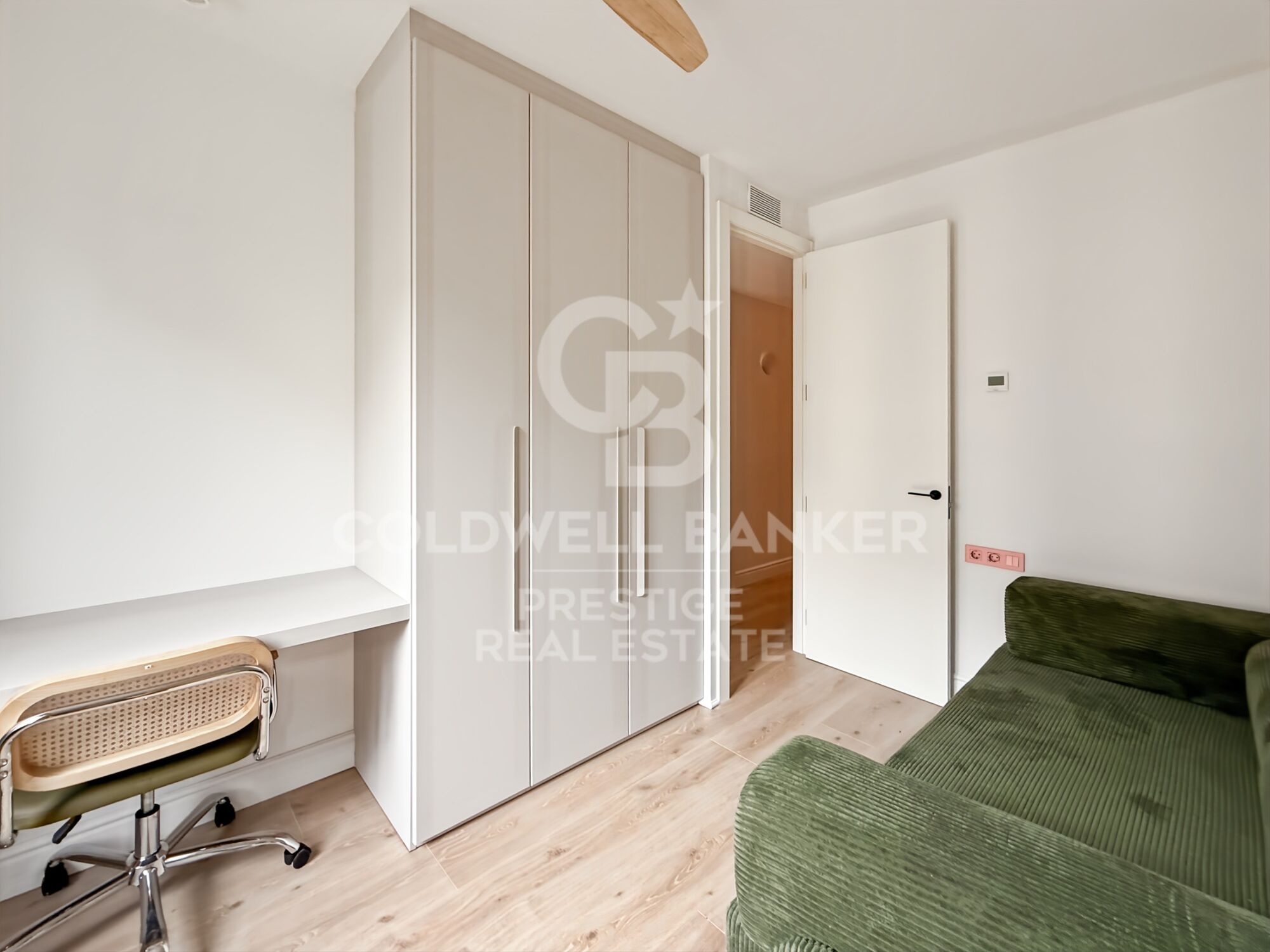 Piso reformado con terraza en Eixample Barcelona