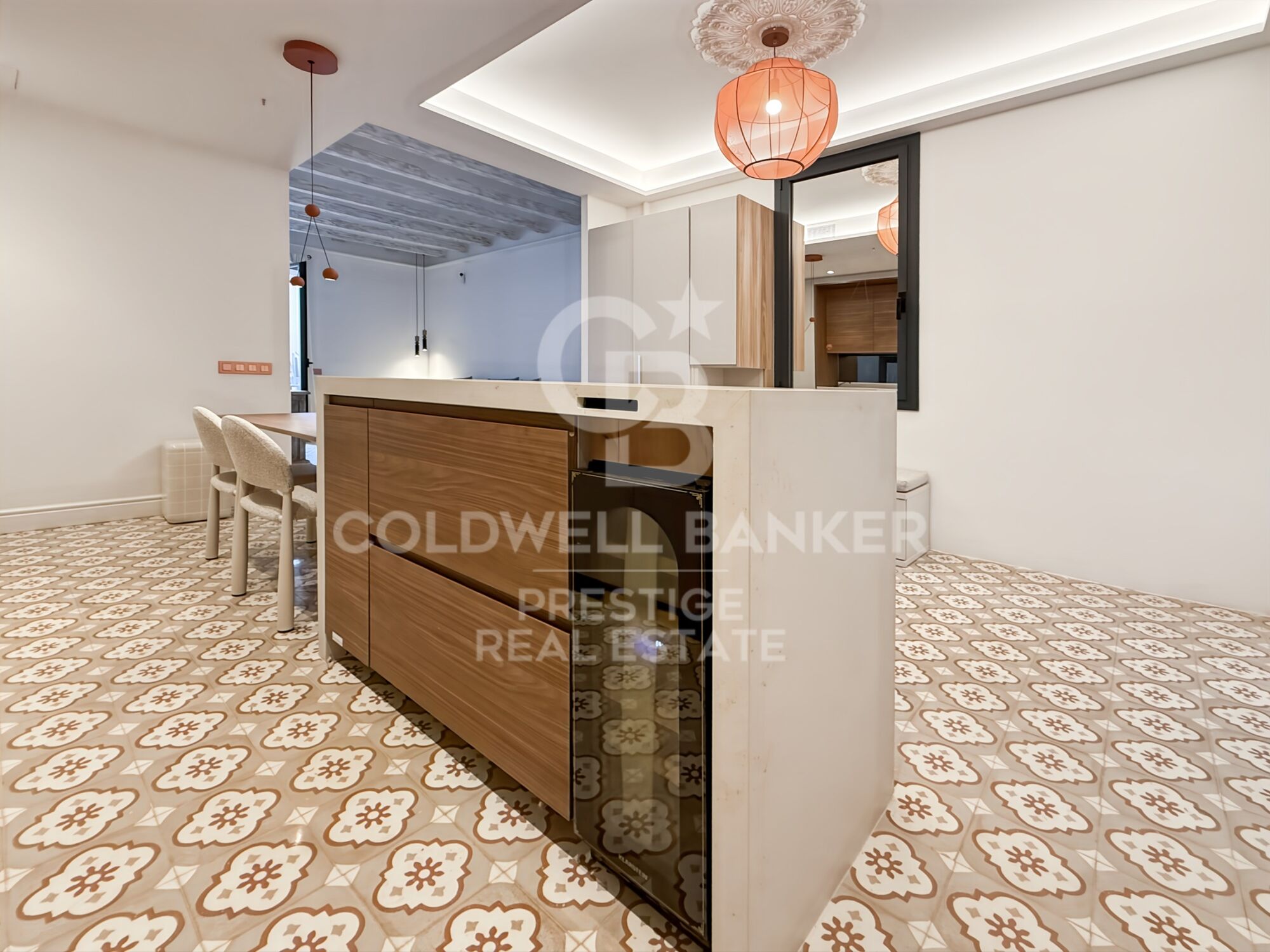 Renovated Apartment with Terrace in Eixample, Barcelona