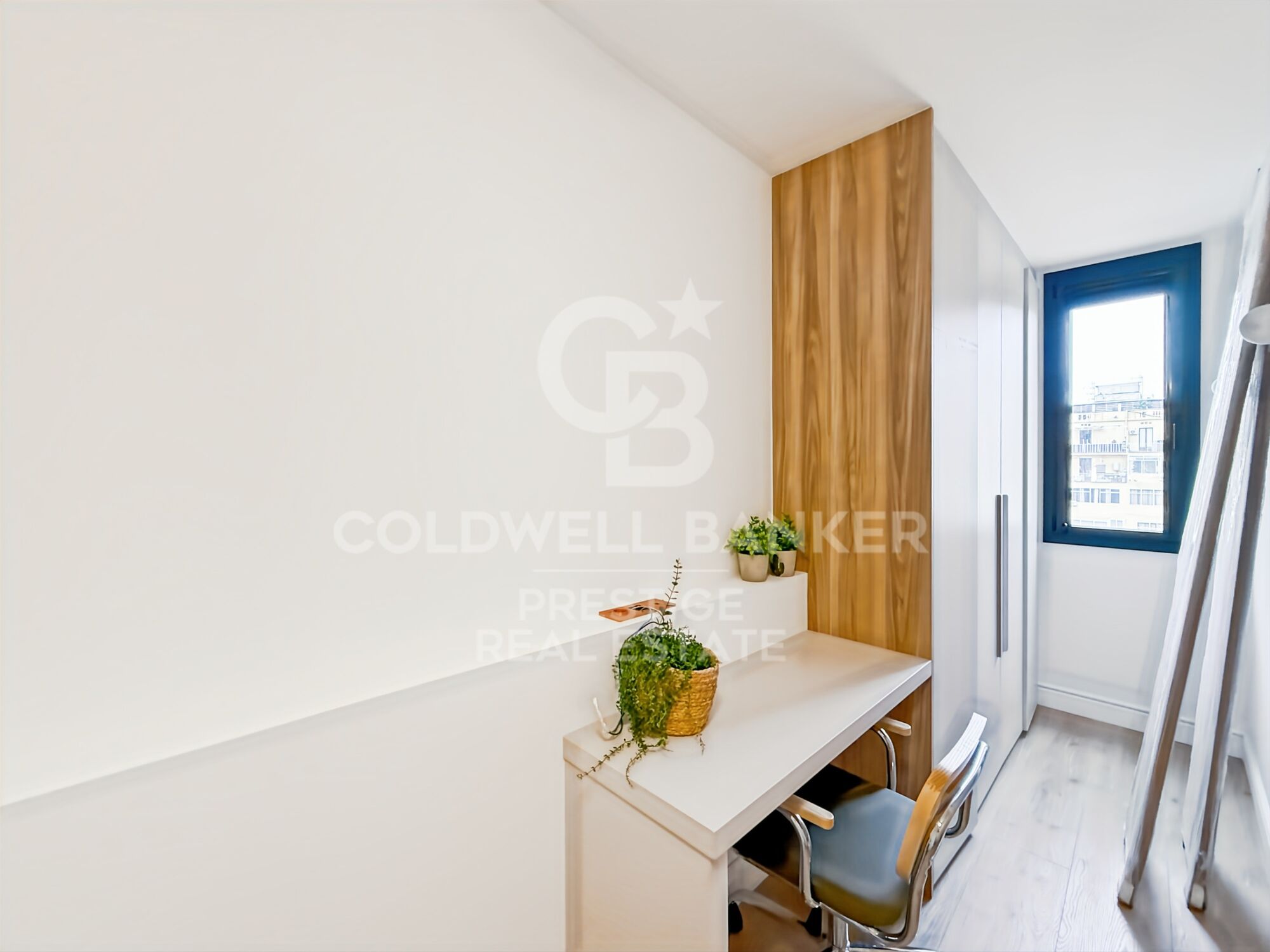 Renovated Apartment with Terrace in Eixample, Barcelona