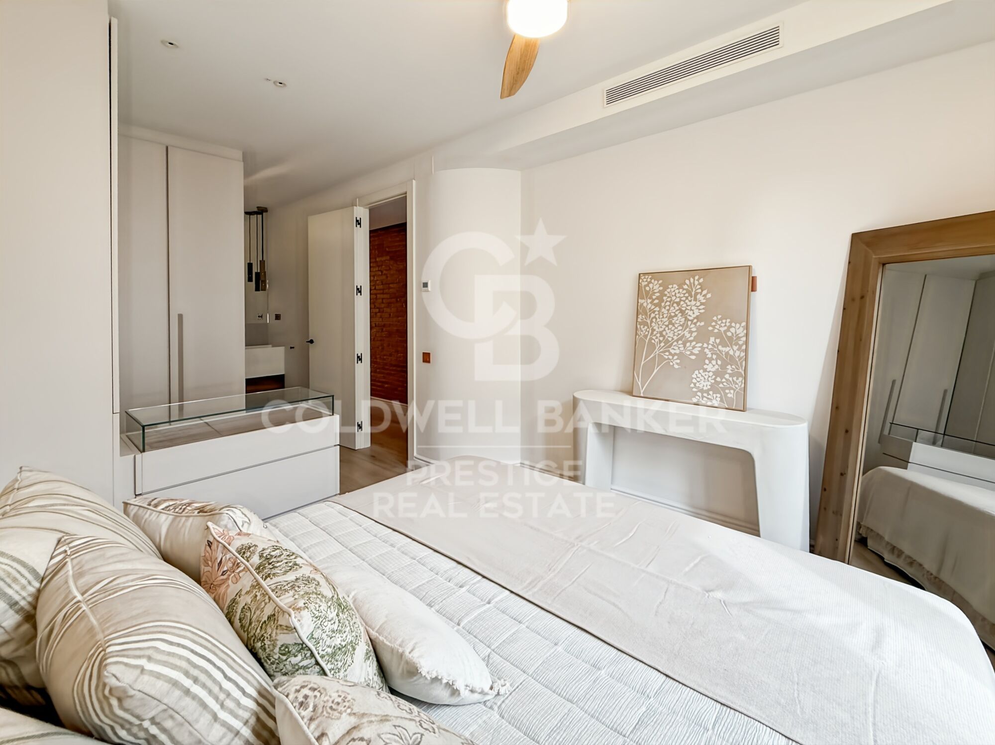 Renovierte Wohnung mit Terrasse im Eixample, Barcelona