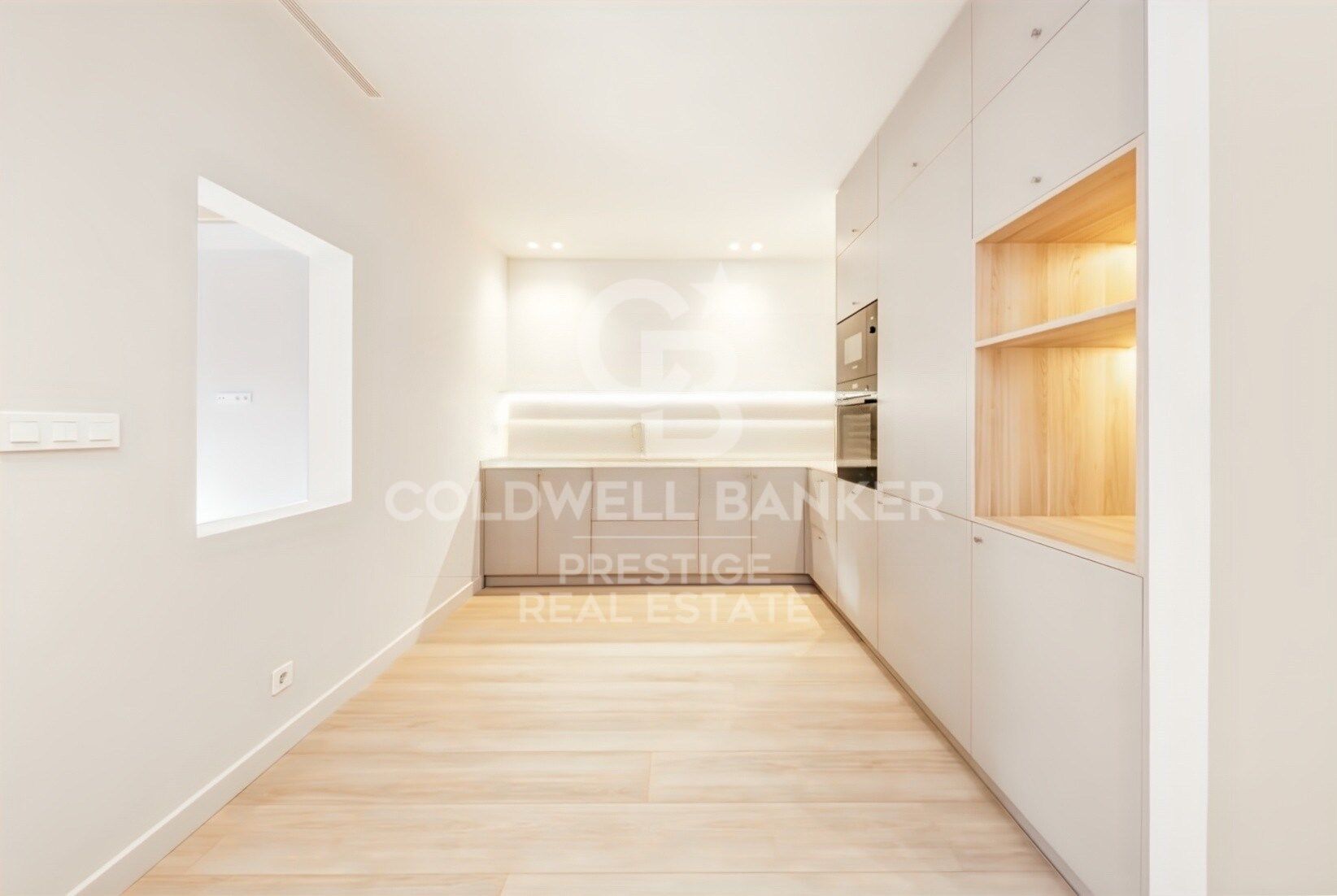 Elegante vivienda de 140 m² reformada a estrenar en el eje peatonal de Consell de Cent | Quadrat d'Or