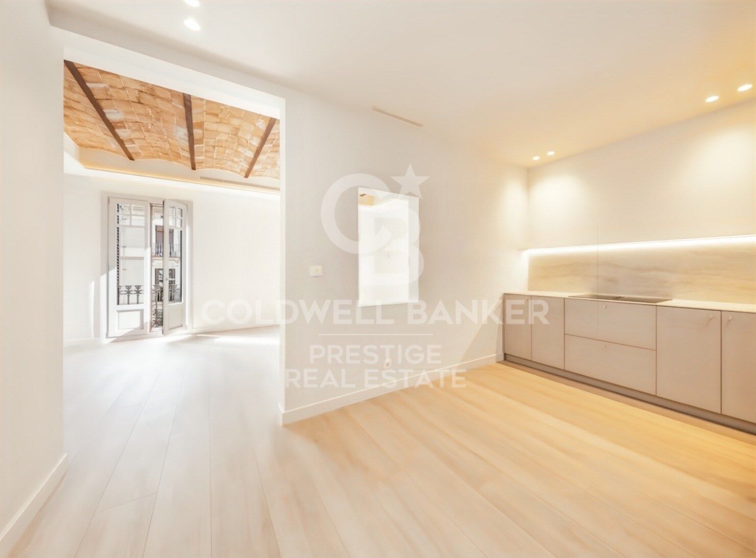 Elegante vivienda de 140 m² reformada a estrenar en el eje peatonal de Consell de Cent | Quadrat d'Or