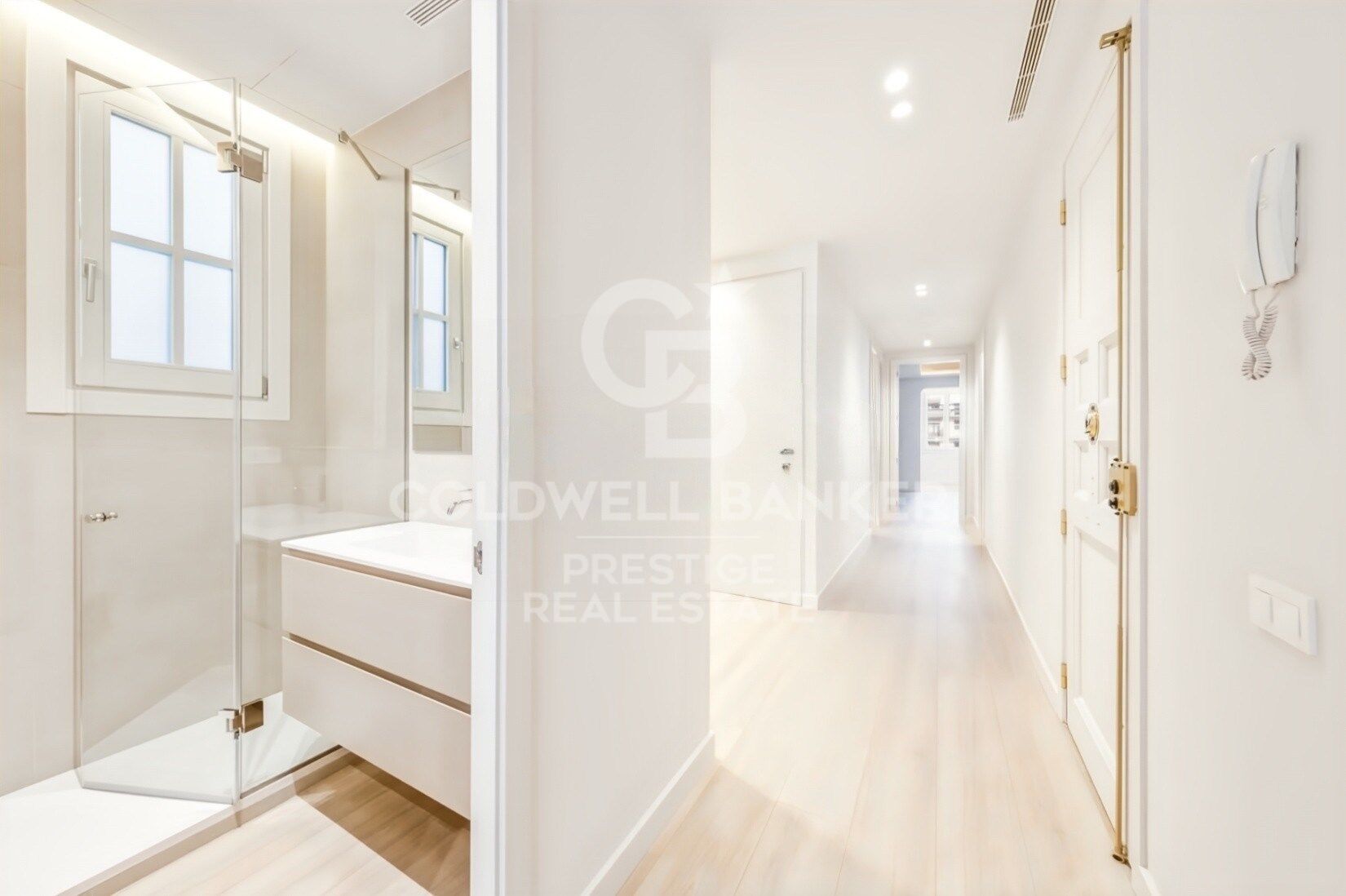 Elegant 140 sqm newly renovated home on the pedestrianized Consell de Cent street | Quadrat d'Or