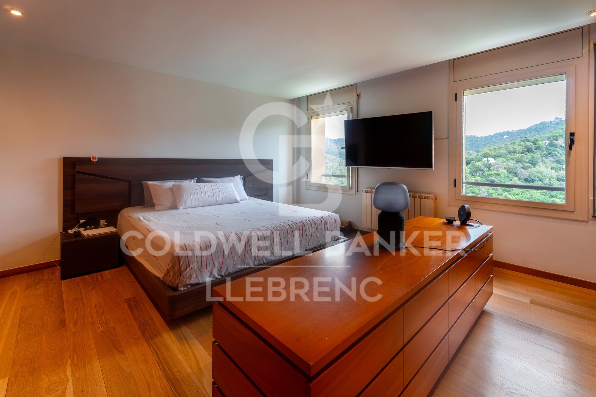 Espectacular casa en venta y alquiler en Vallvidrera con jardín y piscina