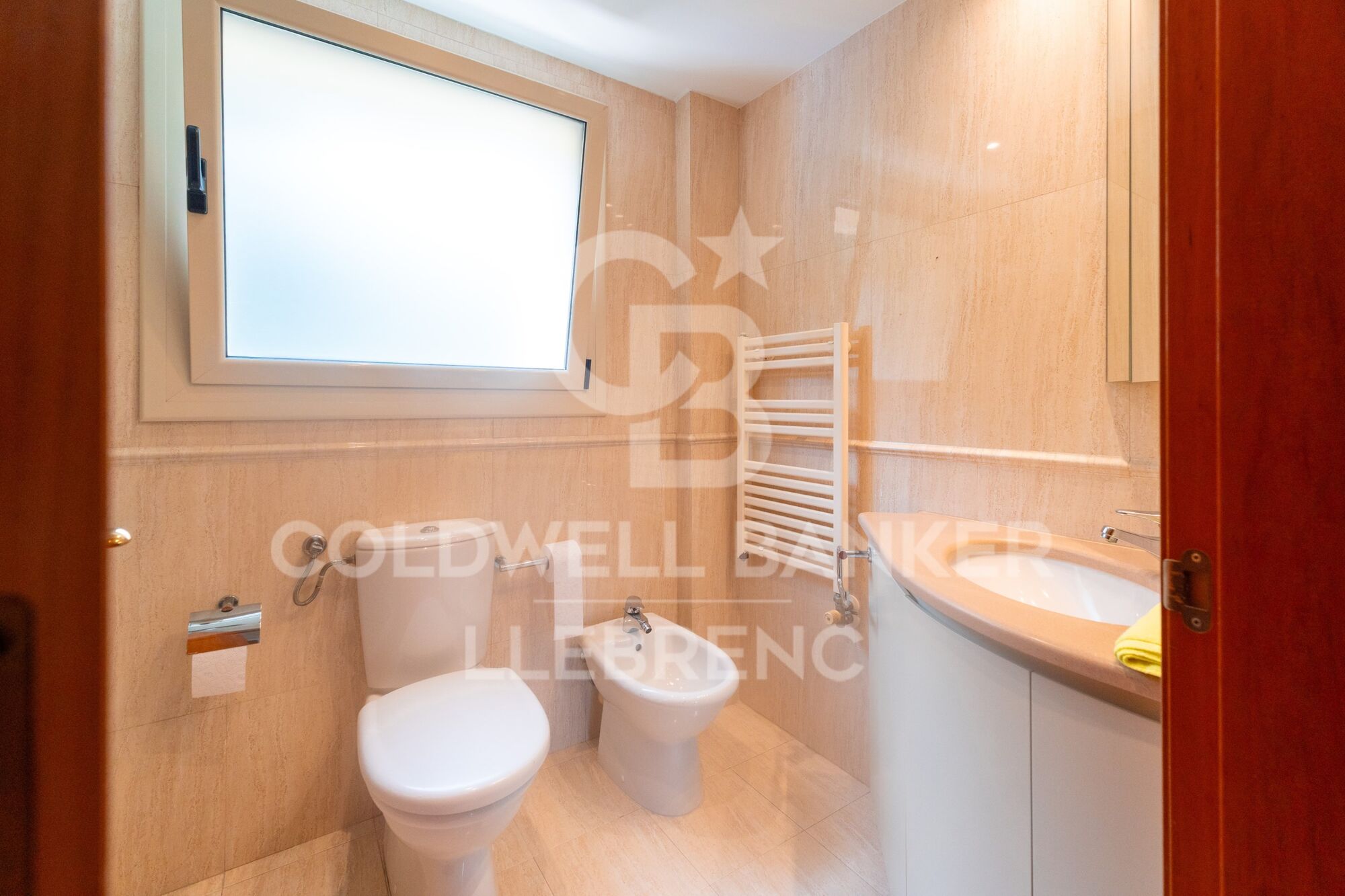 Espectacular casa en venta y alquiler en Vallvidrera con jardín y piscina