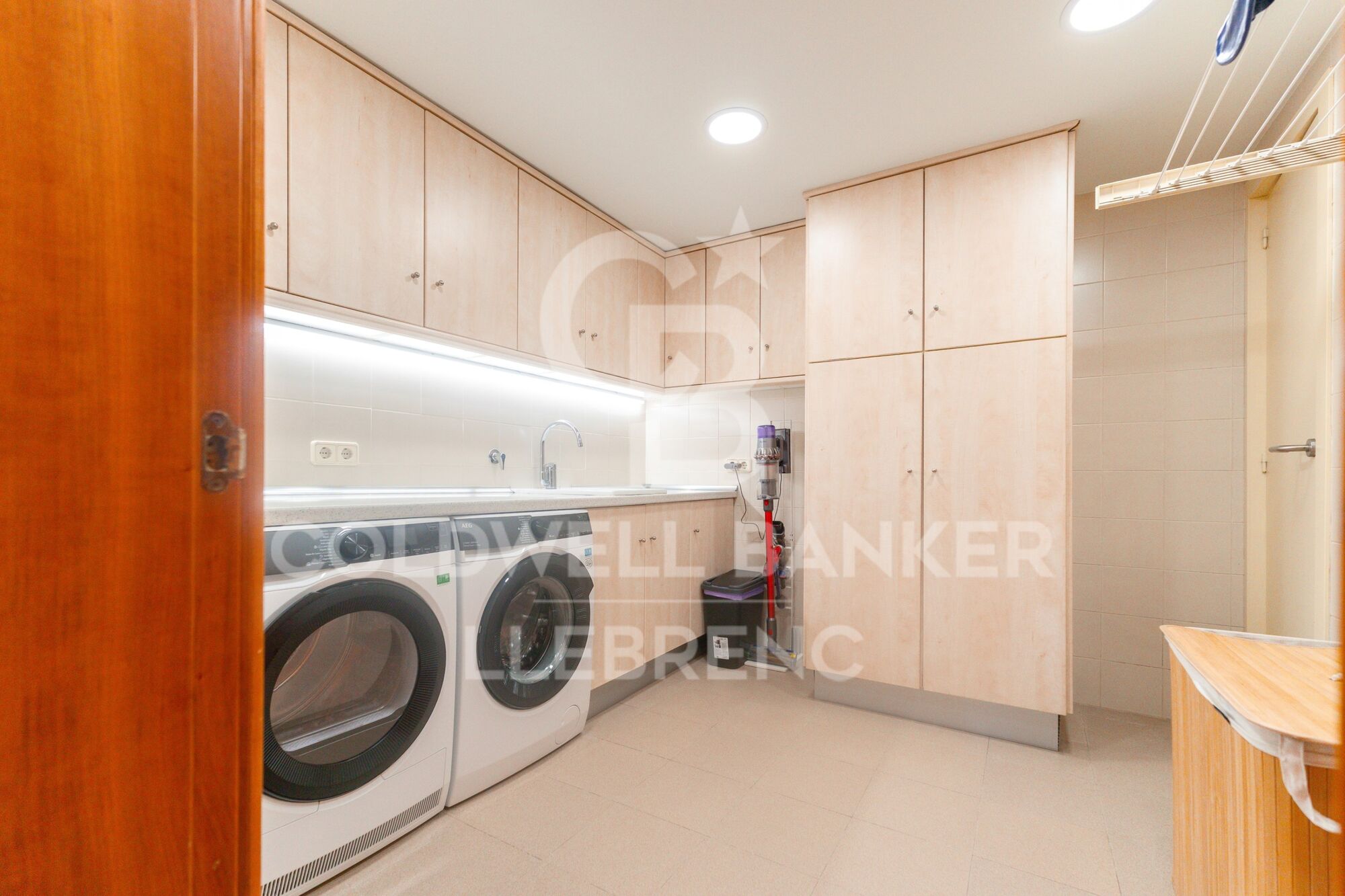 Espectacular casa en venta y alquiler en Vallvidrera con jardín y piscina