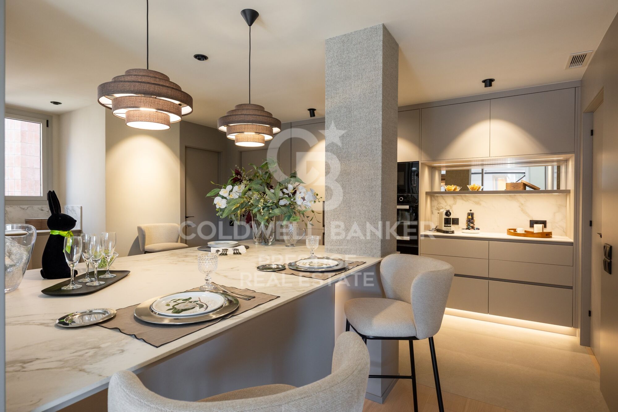 Fully renovated apartment with terrace and two parking spaces in Tres Torres