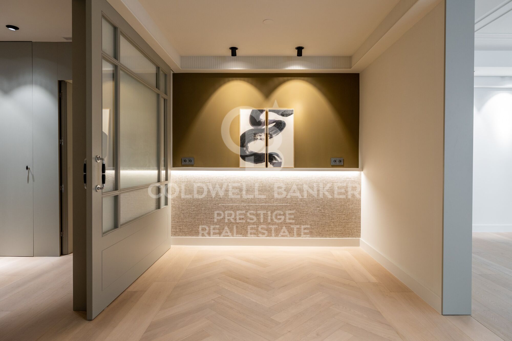 Newly renovated apartment with a large terrace and parking on Ganduxer