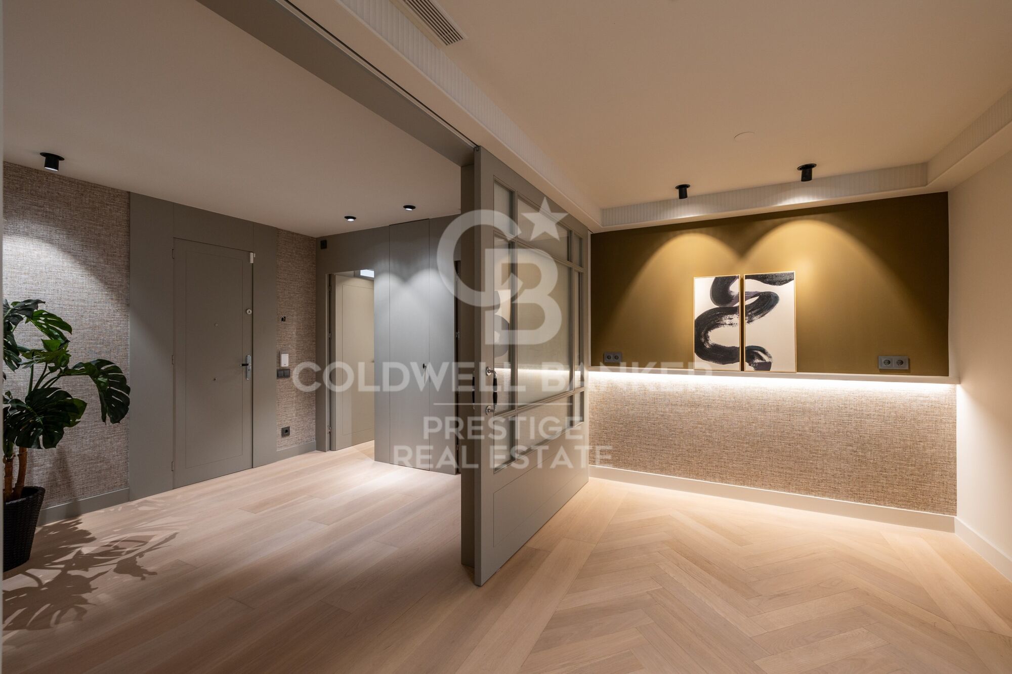 Newly renovated apartment with a large terrace and parking on Ganduxer