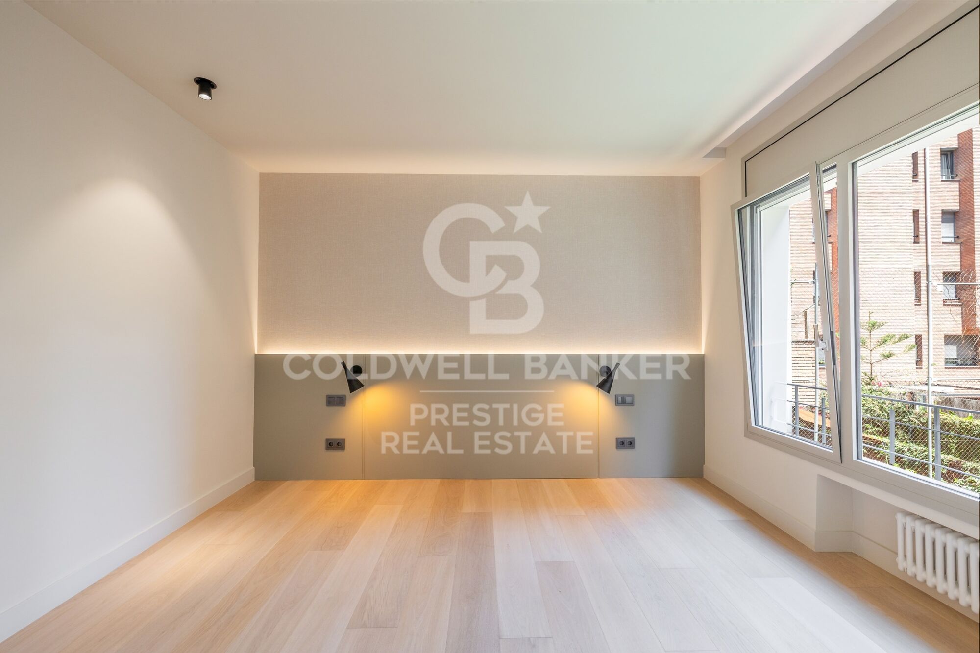 Newly renovated apartment with a large terrace and parking on Ganduxer
