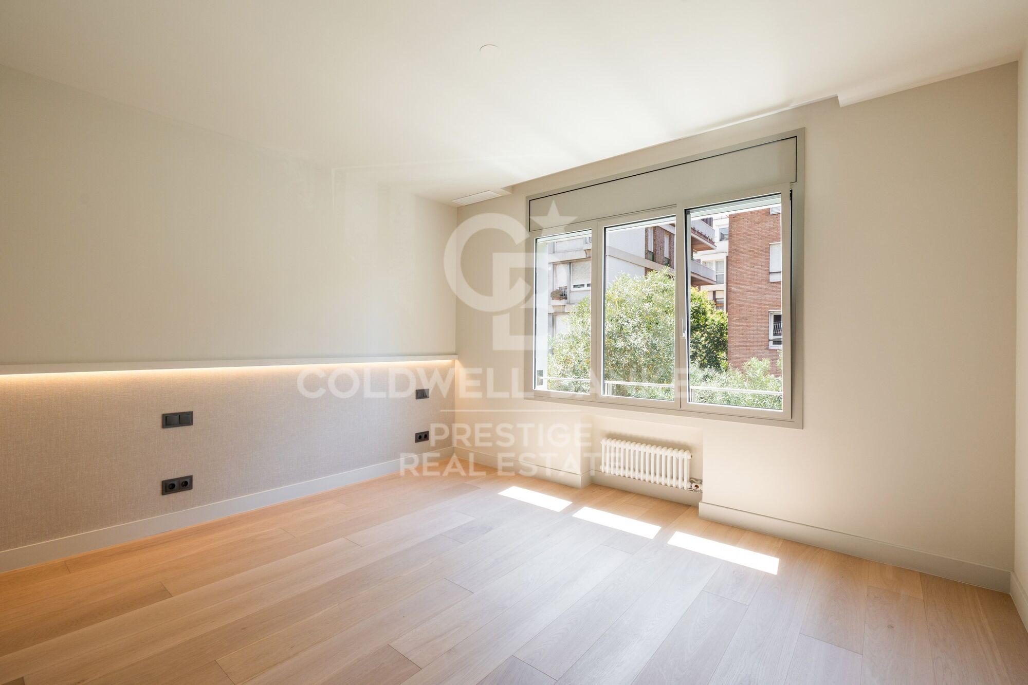 Appartement entièrement rénové avec grande terrasse et parking à Ganduxer