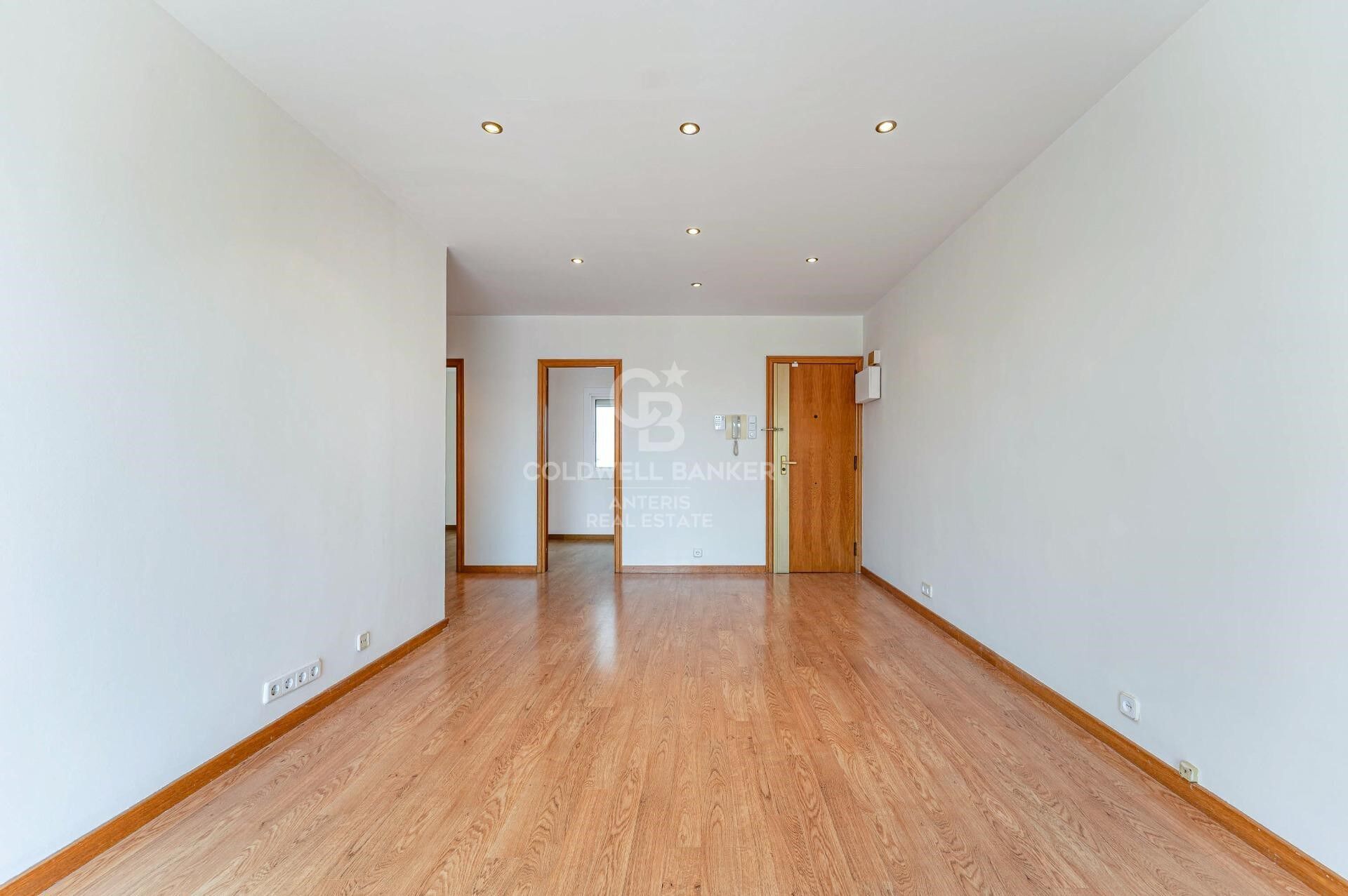 Duplex Penthouse with Two Terraces in Vila de Gràcia