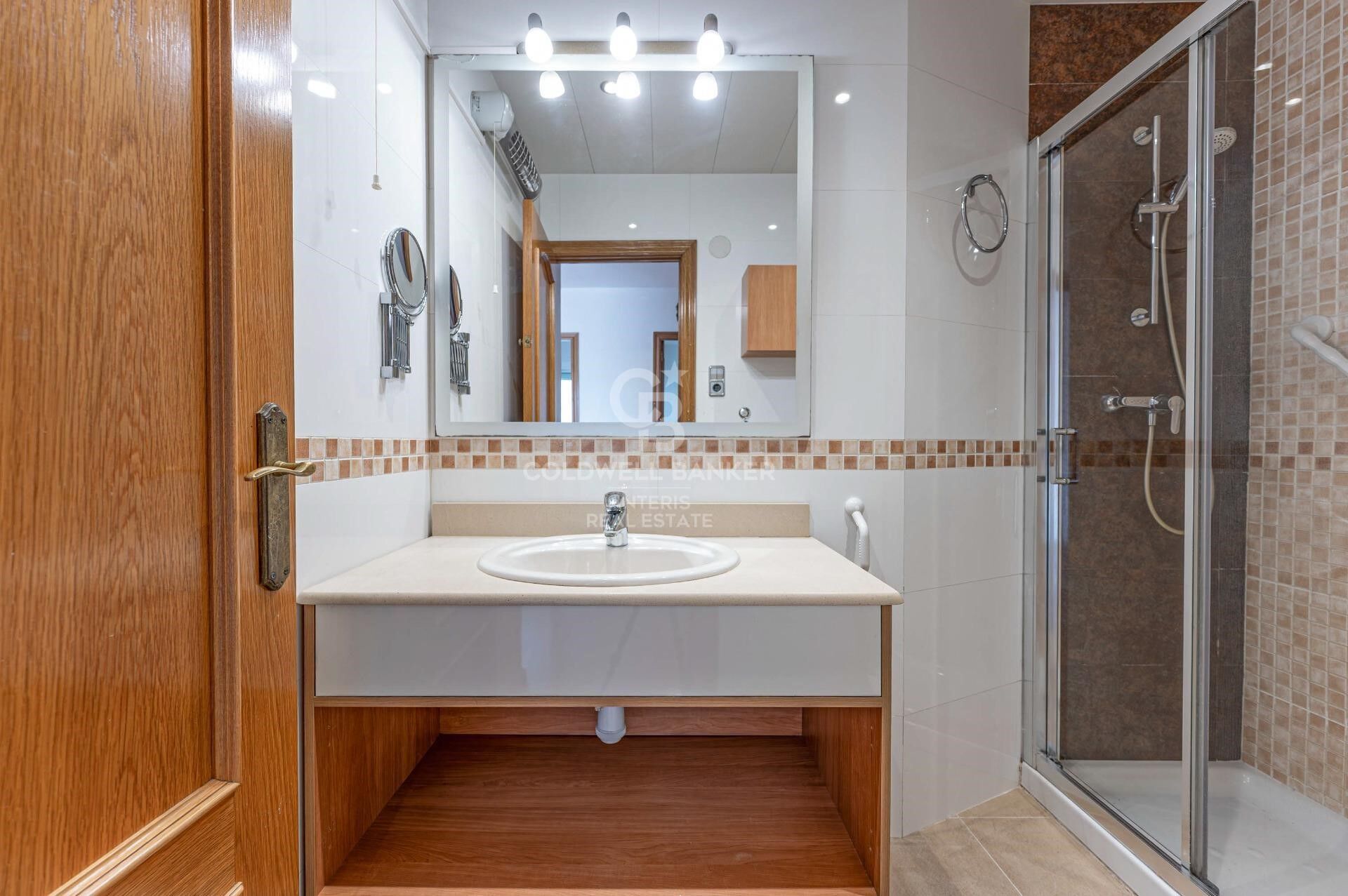 Duplex Penthouse with Two Terraces in Vila de Gràcia