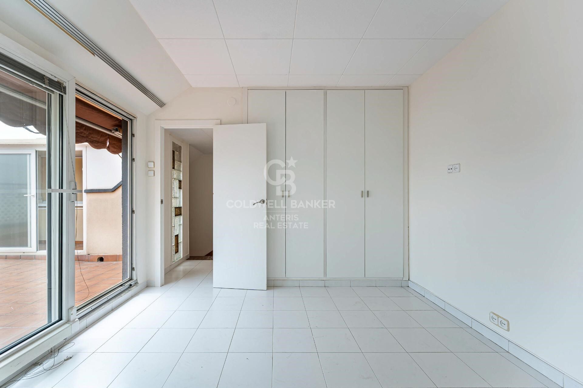 Duplex Penthouse with Two Terraces in Vila de Gràcia