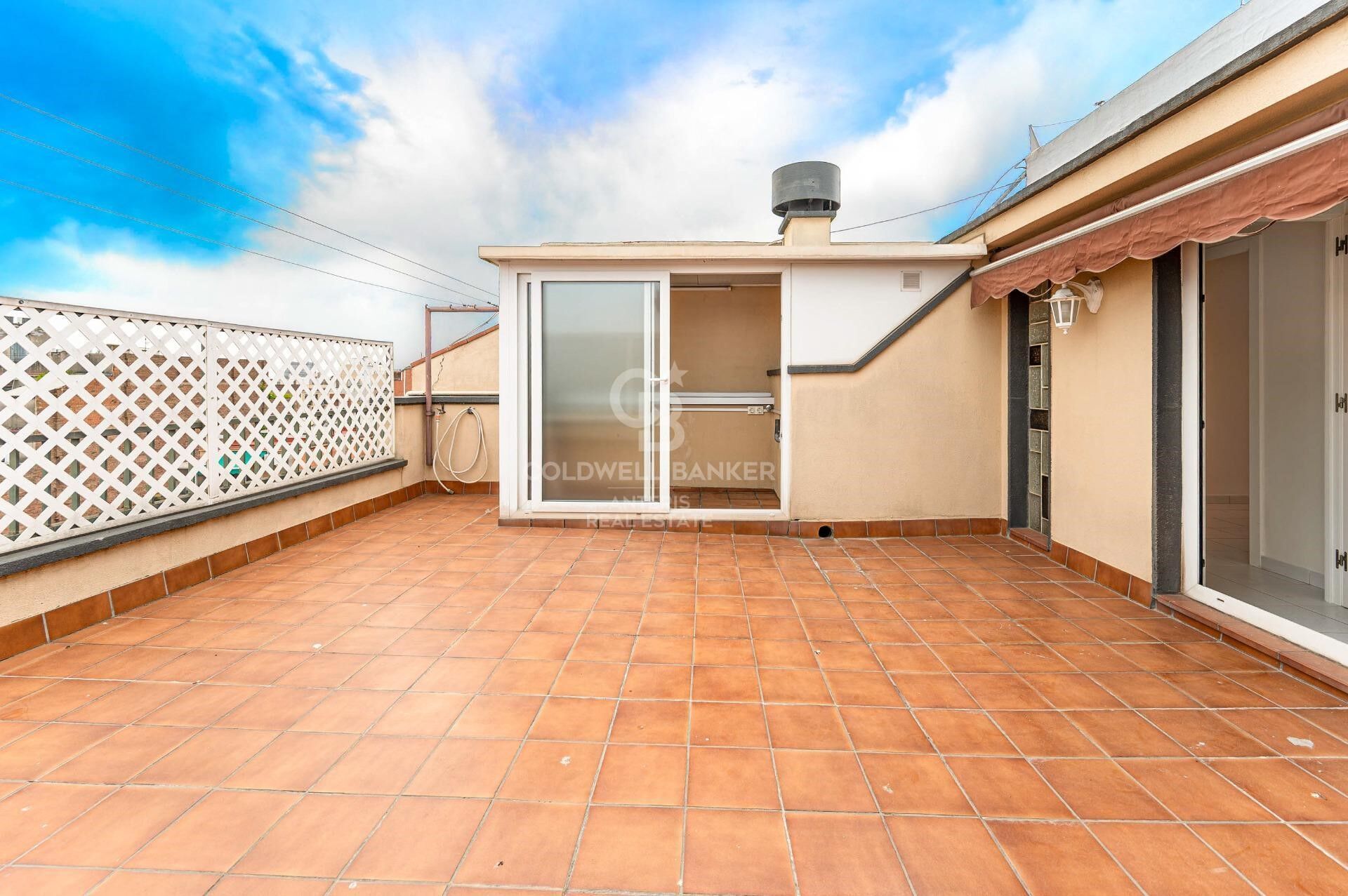 Duplex Penthouse with Two Terraces in Vila de Gràcia