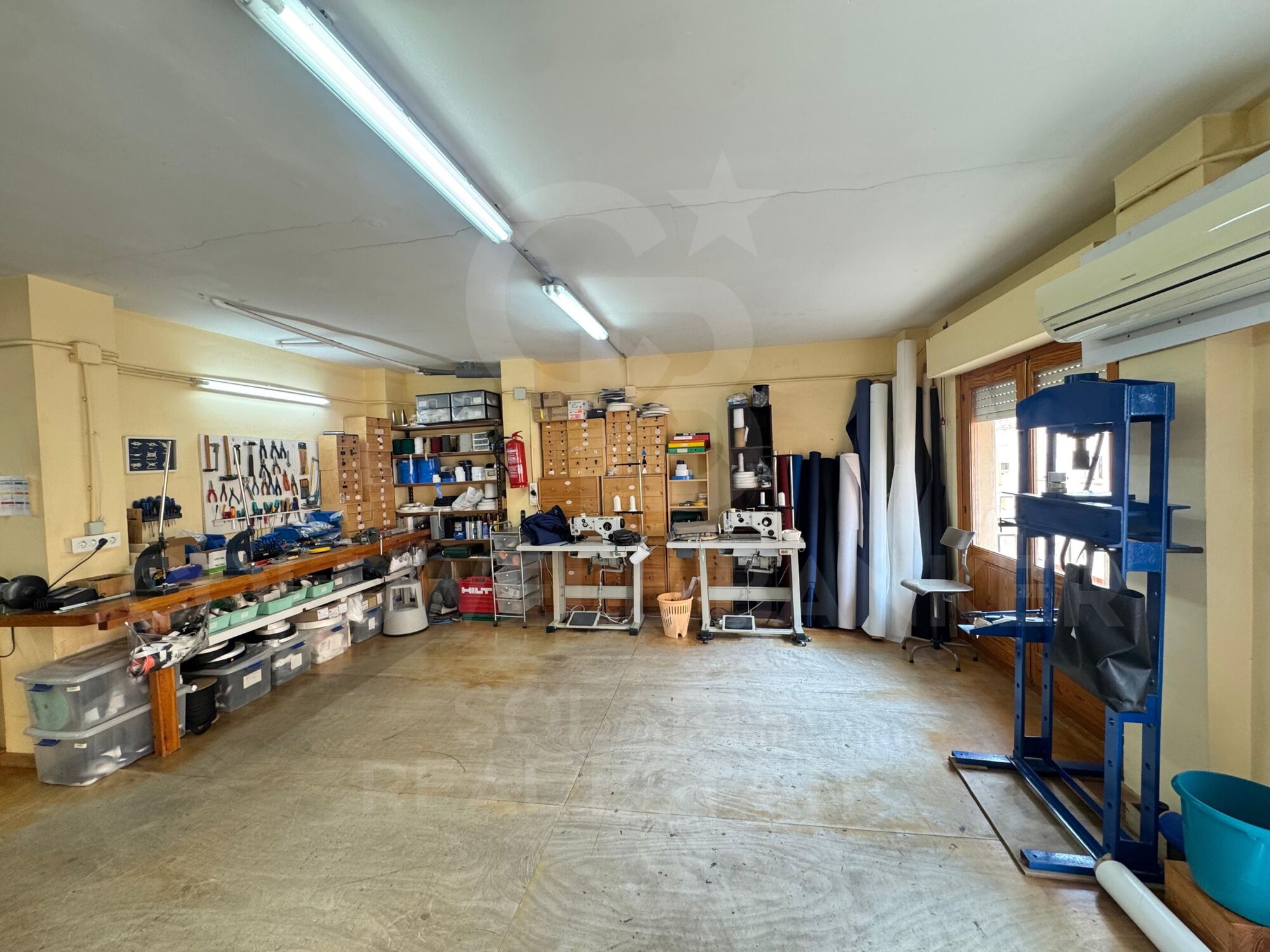 Opportunité unique dans le port de Jávea : 132m² pour créer votre espace idéal