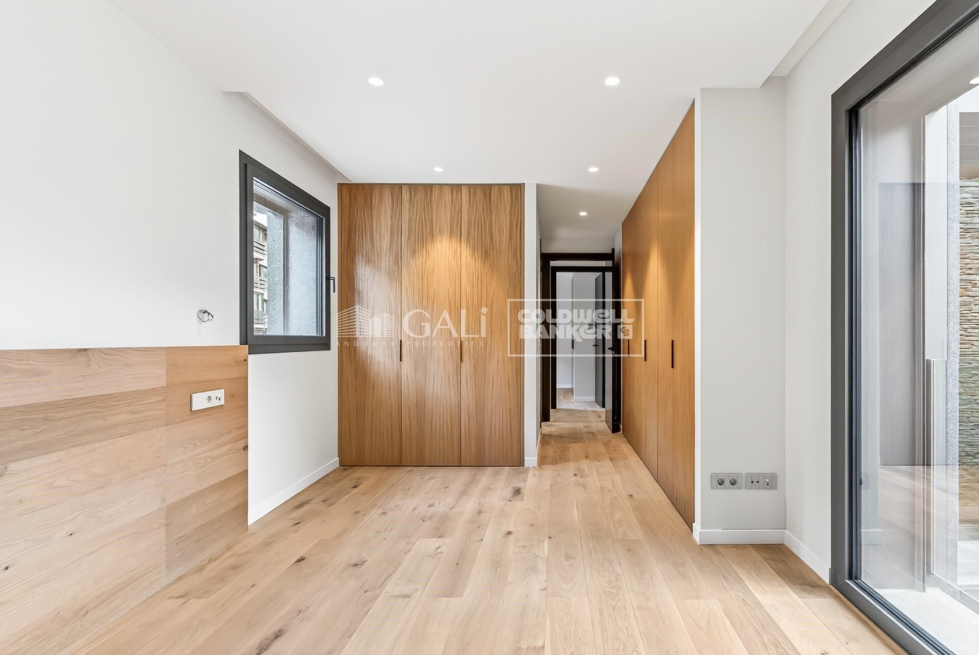 Apartment 4 Bedrooms Rent Canillo