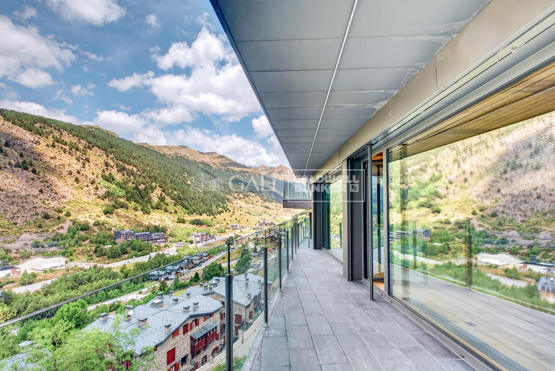 Apartment 4 Bedrooms Rent Canillo