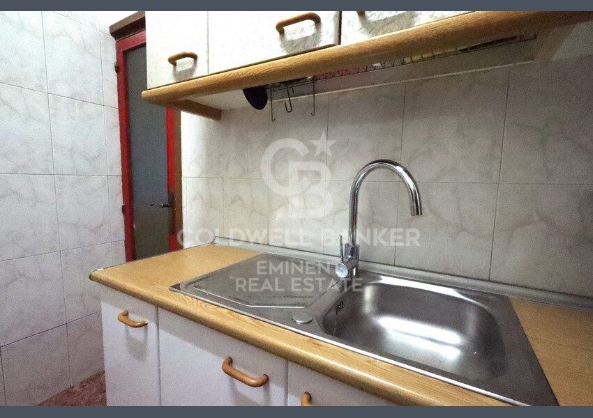 Appartement avec balcon dans une rue piétonne à côté du marché Sant Antoni