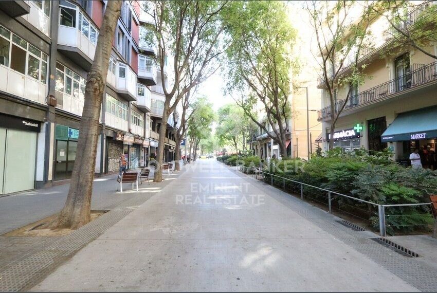 Appartement avec balcon dans une rue piétonne à côté du marché Sant Antoni