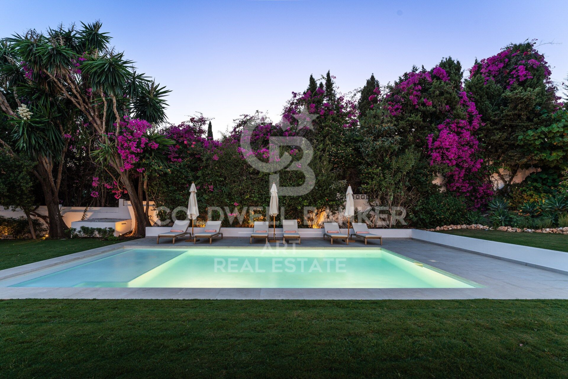 Villa 4 Schlafzimmer, 2 Stockwerke Verkauf Marbella