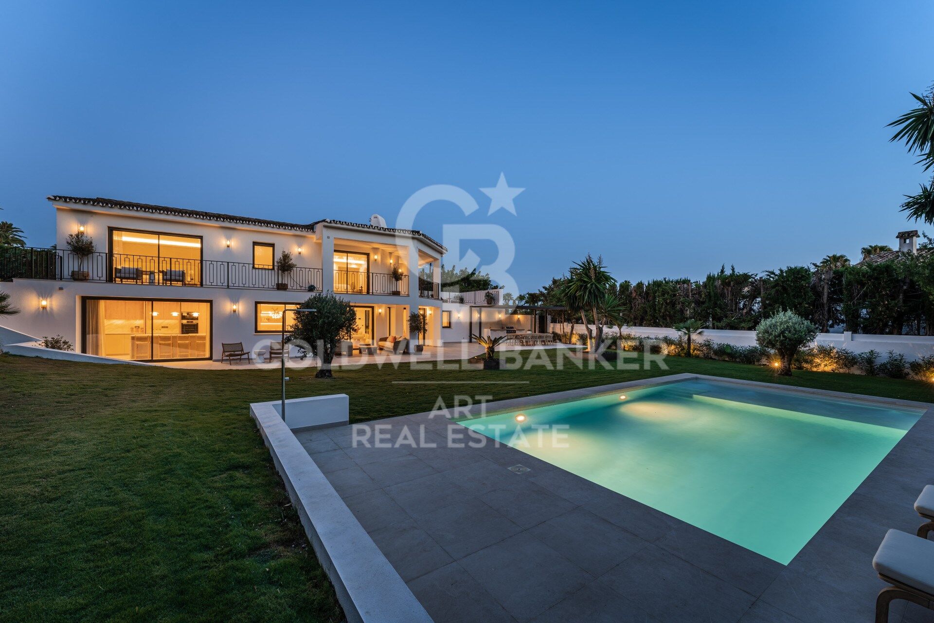 Villa 4 Schlafzimmer, 2 Stockwerke Verkauf Marbella