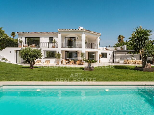 Exclusiva villa contemporánea con vistas al mar en Rocío de Nagüeles, Marbella